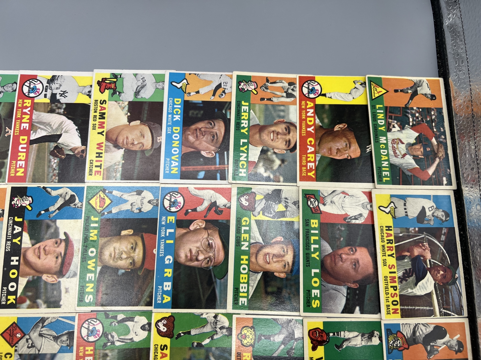 (30) 1960 Topps Baseball Cards - Varying Conditions