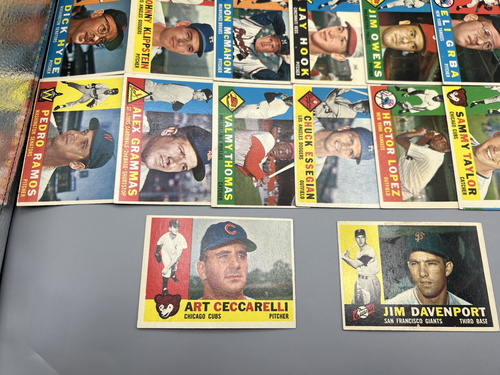 (30) 1960 Topps Baseball Cards - Varying Conditions