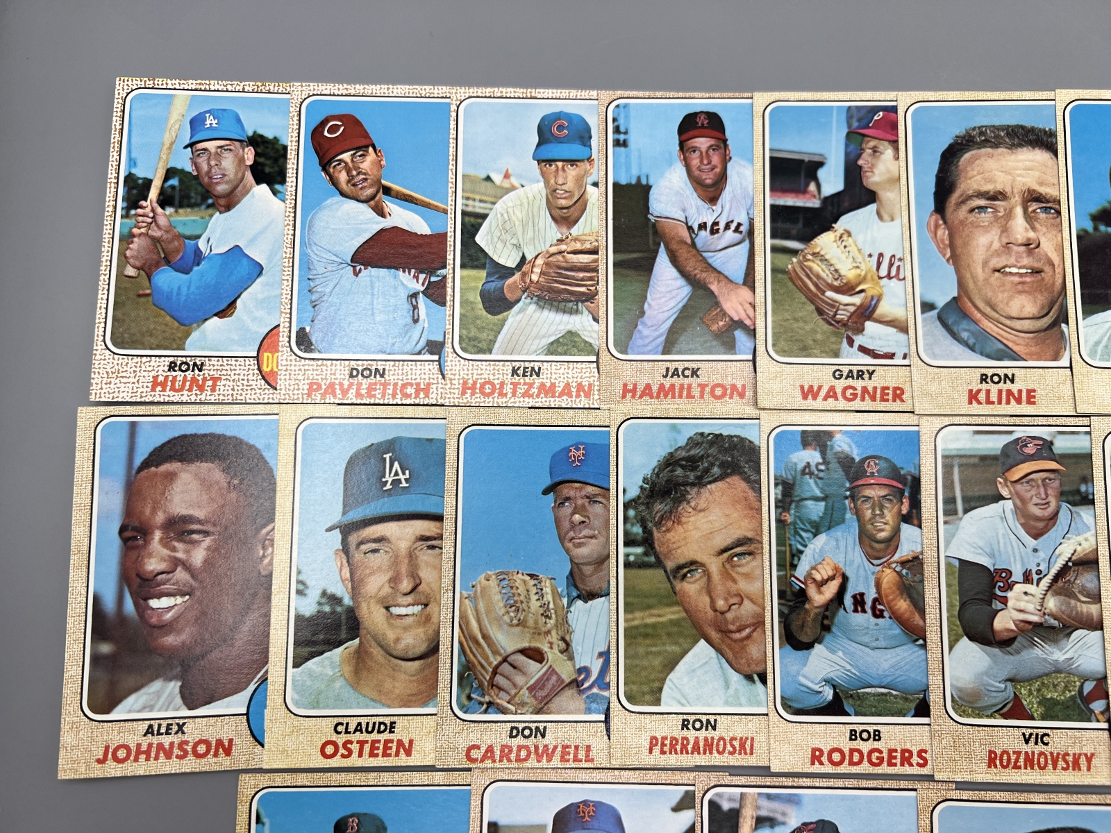 (21) 1968 Topps Baseball Cards - Varying Conditions