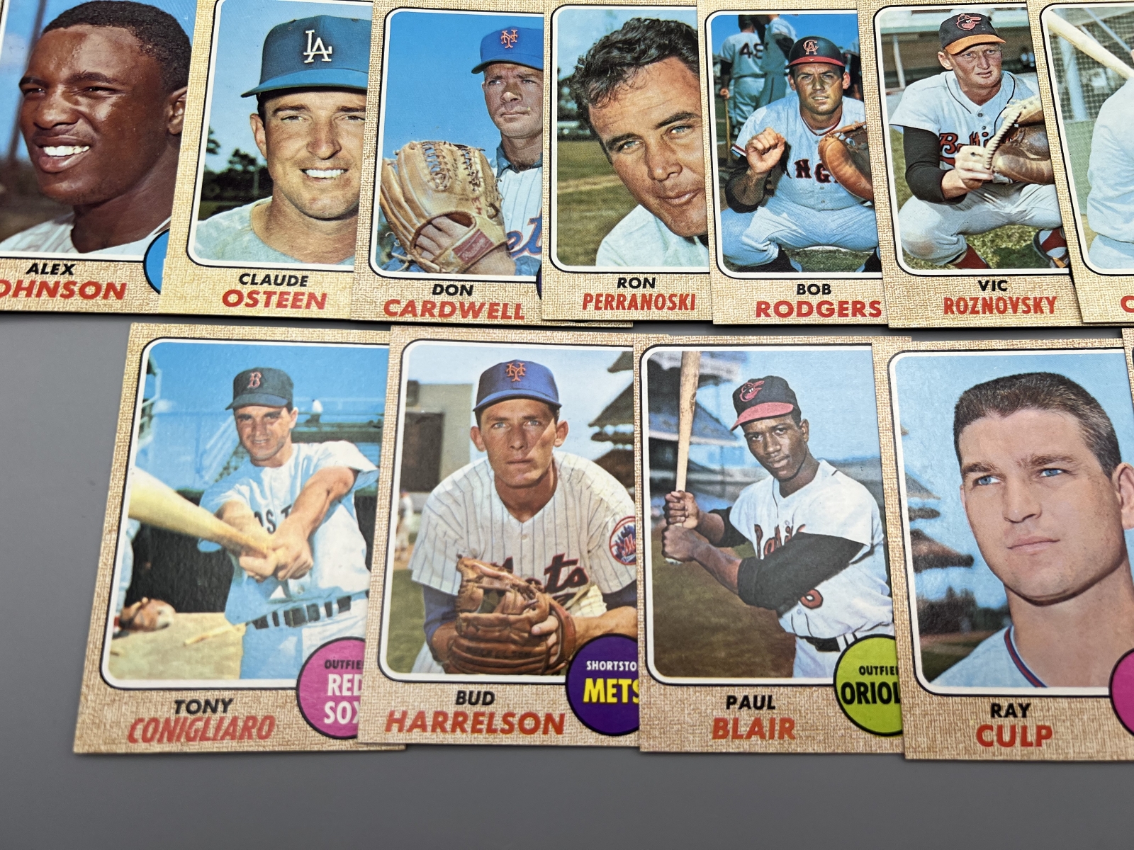 (21) 1968 Topps Baseball Cards - Varying Conditions