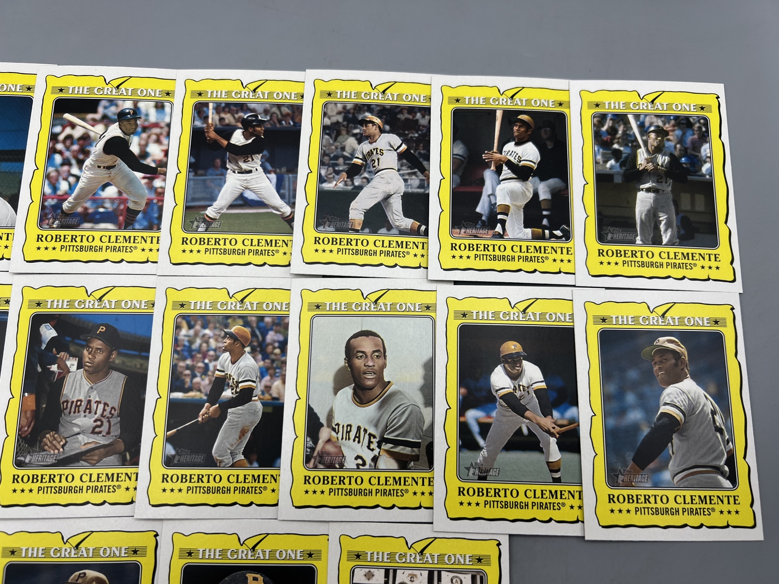 (17) Roberto Clemente Topps Heritage The Great One Inserts