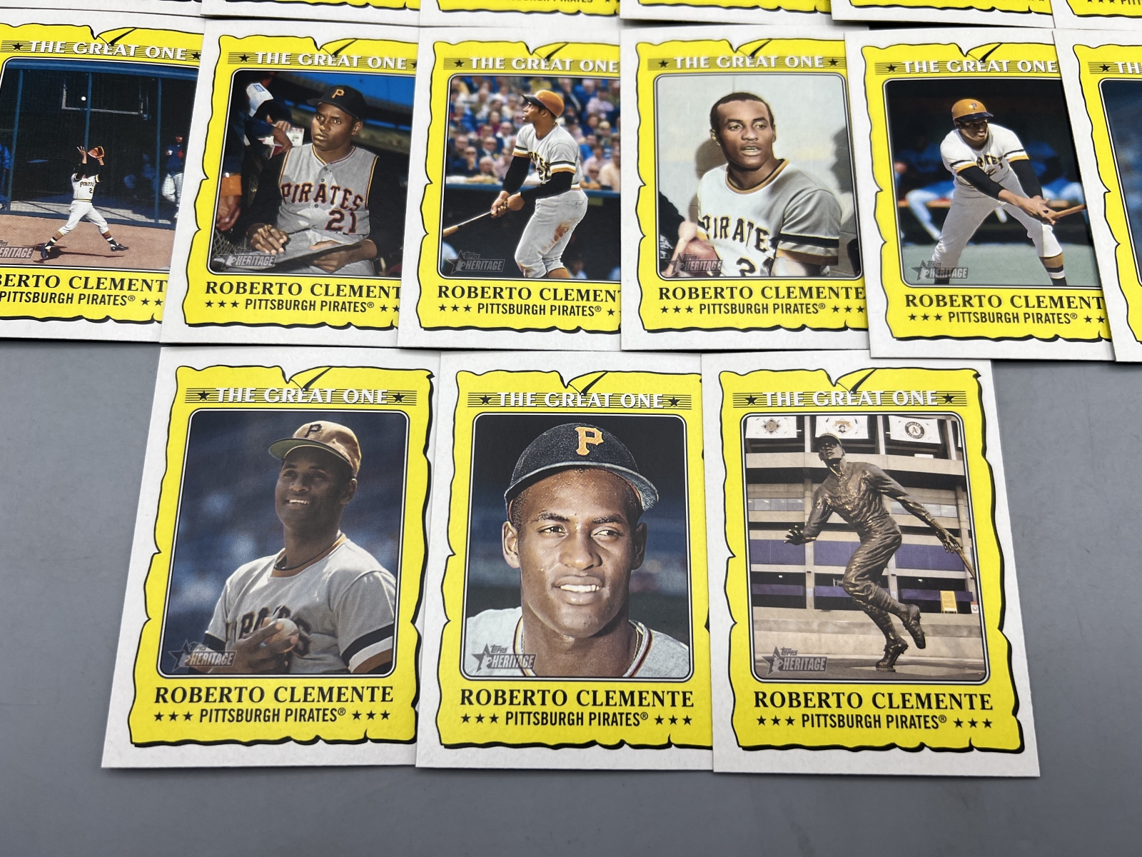 (17) Roberto Clemente Topps Heritage The Great One Inserts