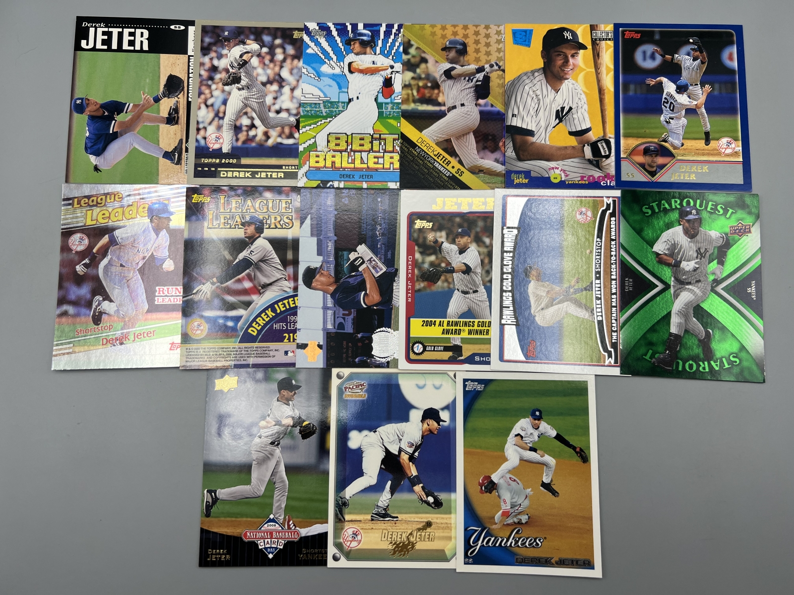 (15) Derek Jeter Baseball Cards