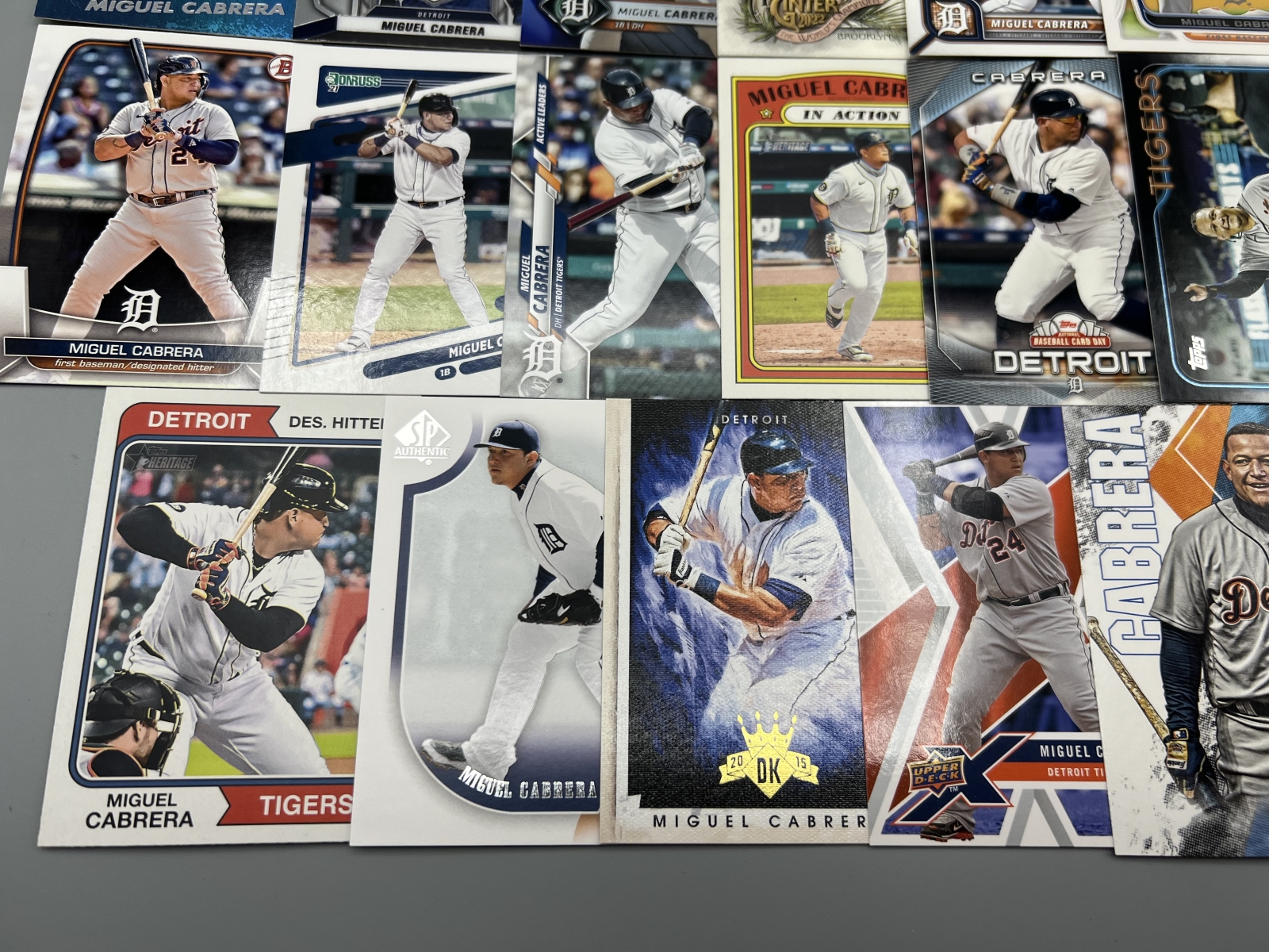(20) Miguel Cabrera Baseball Cards