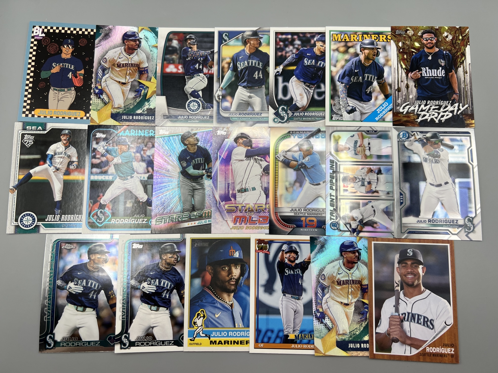 (20) Julio Rodriguez Baseball Cards