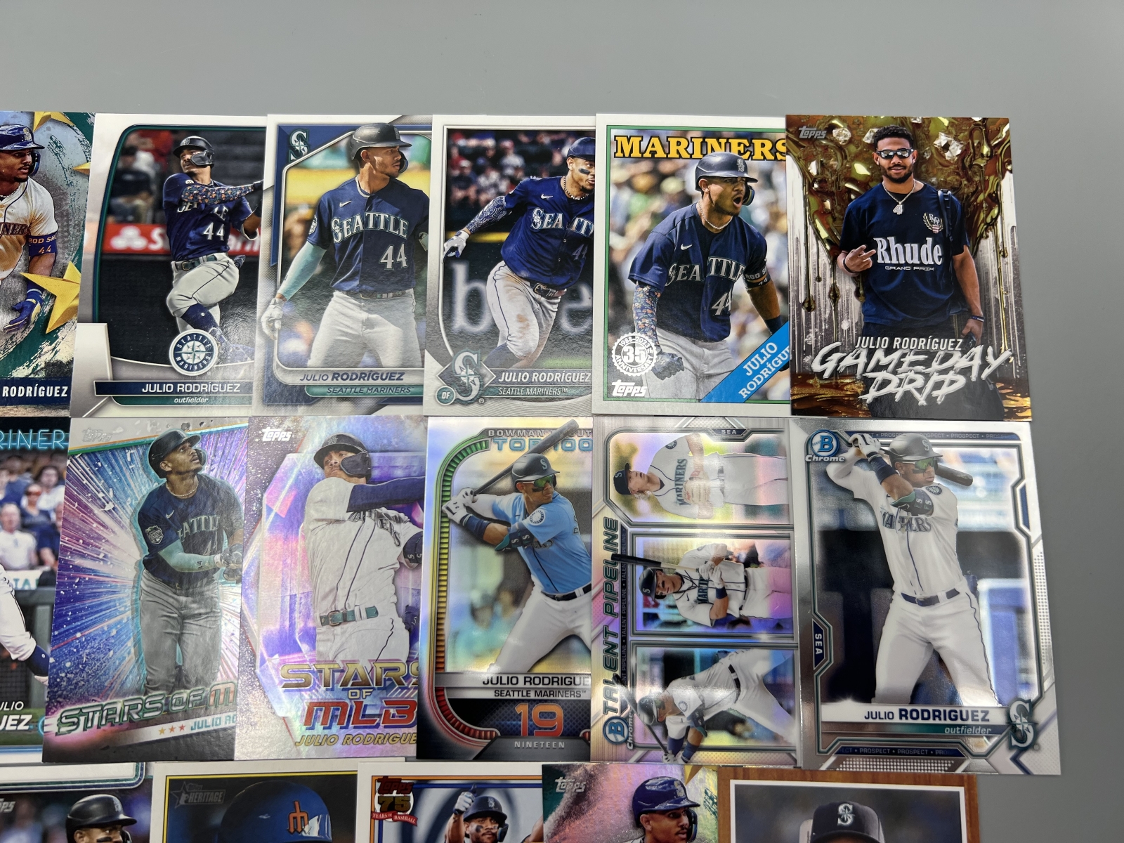 (20) Julio Rodriguez Baseball Cards