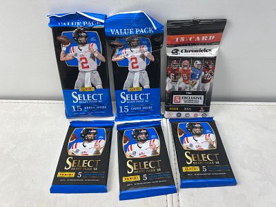 Lot of (6) 2021 Panini Chronicles Draft Picks & 2022 Panini Select Draft Picks Football Sealed Packs