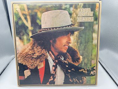 1976 Bob Dylan Desire Vinyl Album - PC 33893 - Records are untested by auction house for play 