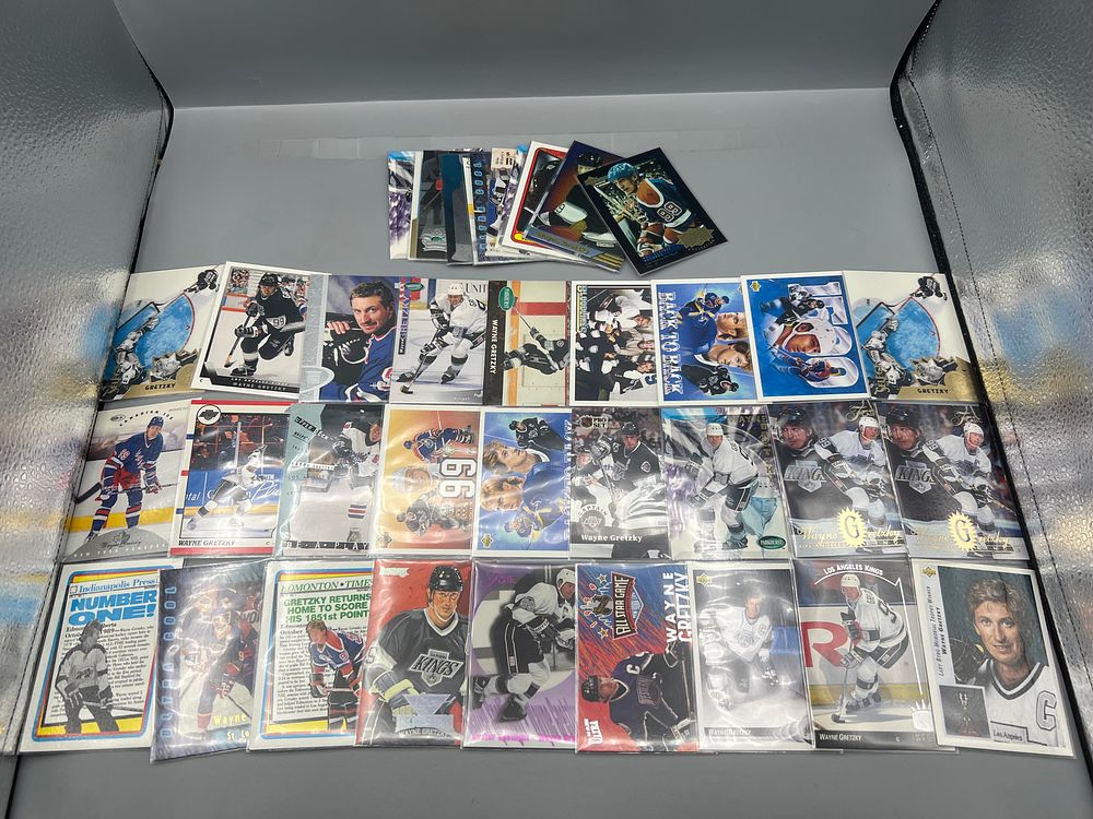 Lot of (40+) Wayne Gretzky Hockey Cards - Varying Conditions