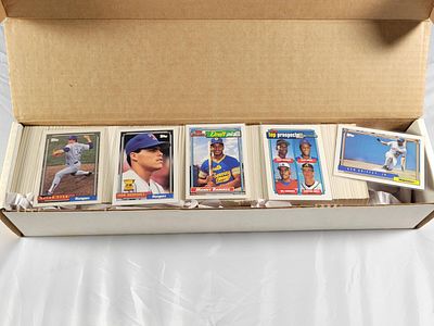 1992 Topps Baseball Set. Includes Manny Ramirez Rookie, Nolan Ryan #1 and more. Set appears 