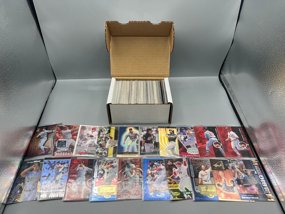 Lot of (120+) Mark McGwire Baseball Cards - Varying Conditions