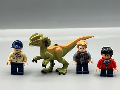 Lot of (4) Lego Jurassic Park Minifigures