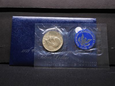 1973-S Eisenhower Silver Dollar Blue Envelope. 1973-S Eisenhower Silver Dollar Blue Envelope 