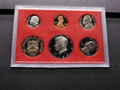 1982-S Proof Set Condition: You will receive a Tracking Number from STAMPS.COM once we print 