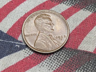 1922-D Lincoln Wheat Cent w/ Weak Strike Reverse - AU/UNC Condition PLEASE NOTE Some coins may 