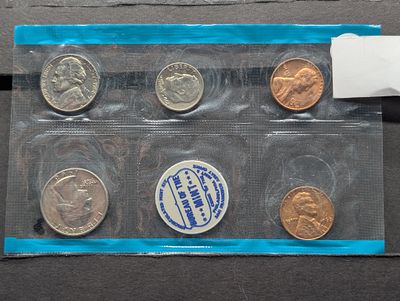 US 1968-P (No D set) Mint Set, Mixed Metals, Uncirculated Condition PLEASE NOTE Some coins may 