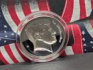 US 1964 - .999 Fine 1 oz Silver Round, American Legacy JFK, Gold Gilded
Condition 
PLEASE NOTE Image - 1