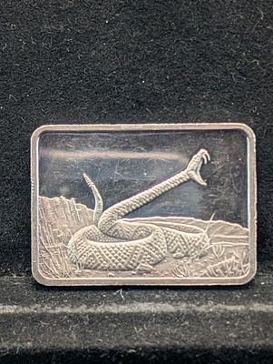 1 Oz. .999 FINE SILVER Western Diamondback Rattlesnake Designed Art Bar Condition PLEASE NOTE 
