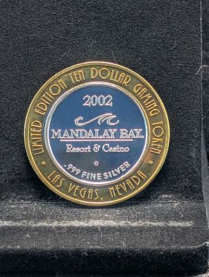 Limited Edition .999 FINE SILVER CENTER Mandalay Bay Casino $10 Gaming Token Condition PLEASE 