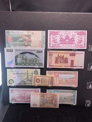 Ten Foreign Notes, Crisp/Unc, Great Artwork Condition PLEASE NOTE Some coins may have a grade 