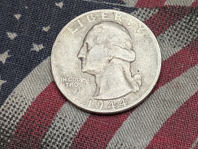 1944 Washington Quarter - 90% Silver Condition PLEASE NOTE Some coins may have a grade on the 