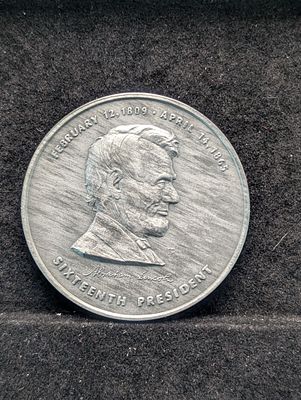 Lincoln 1809 1865 51mm Abe US President Union Preserved USA Temple Condition PLEASE NOTE Some 