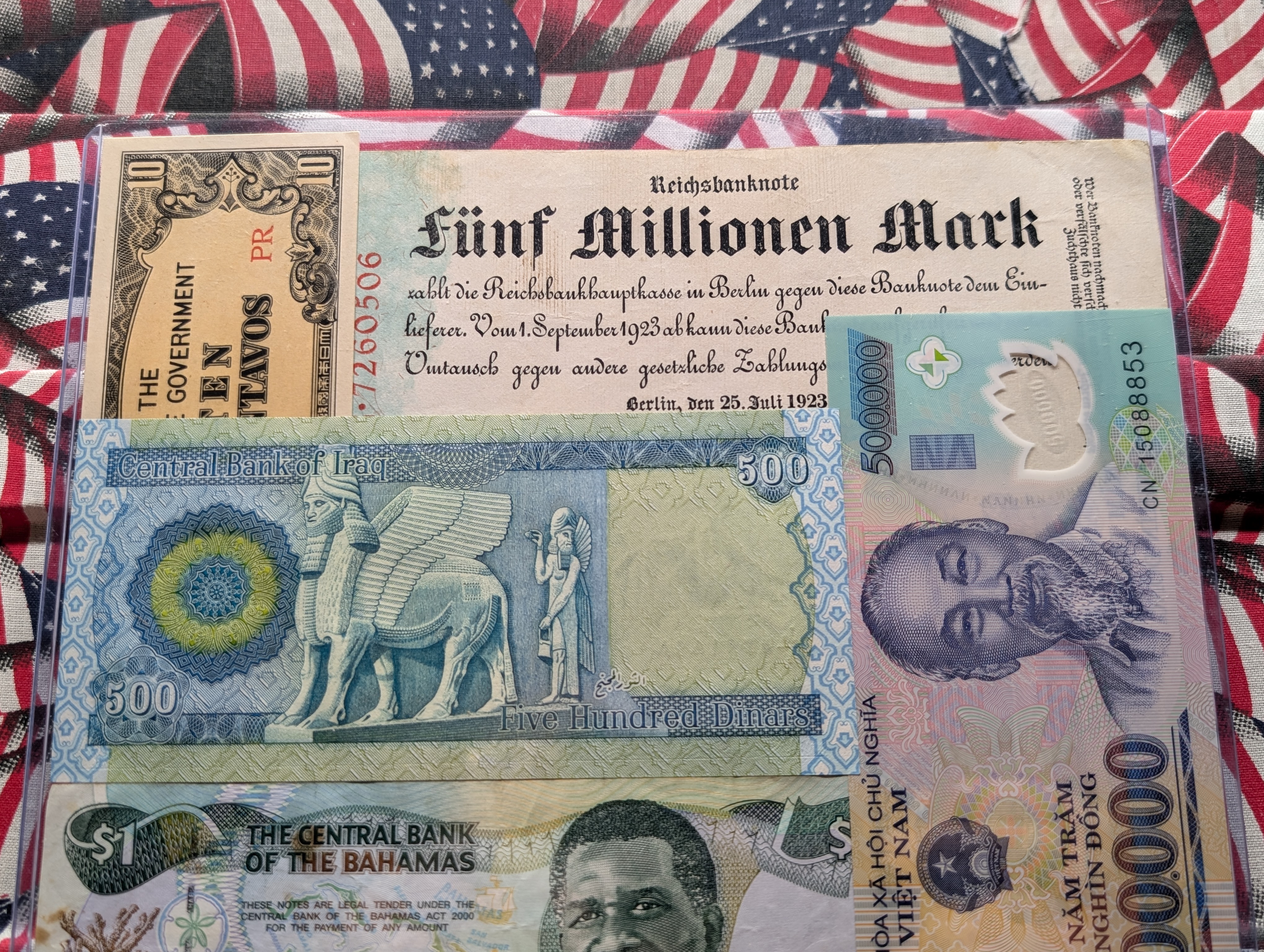 (7) Various World Currency Notes in Display