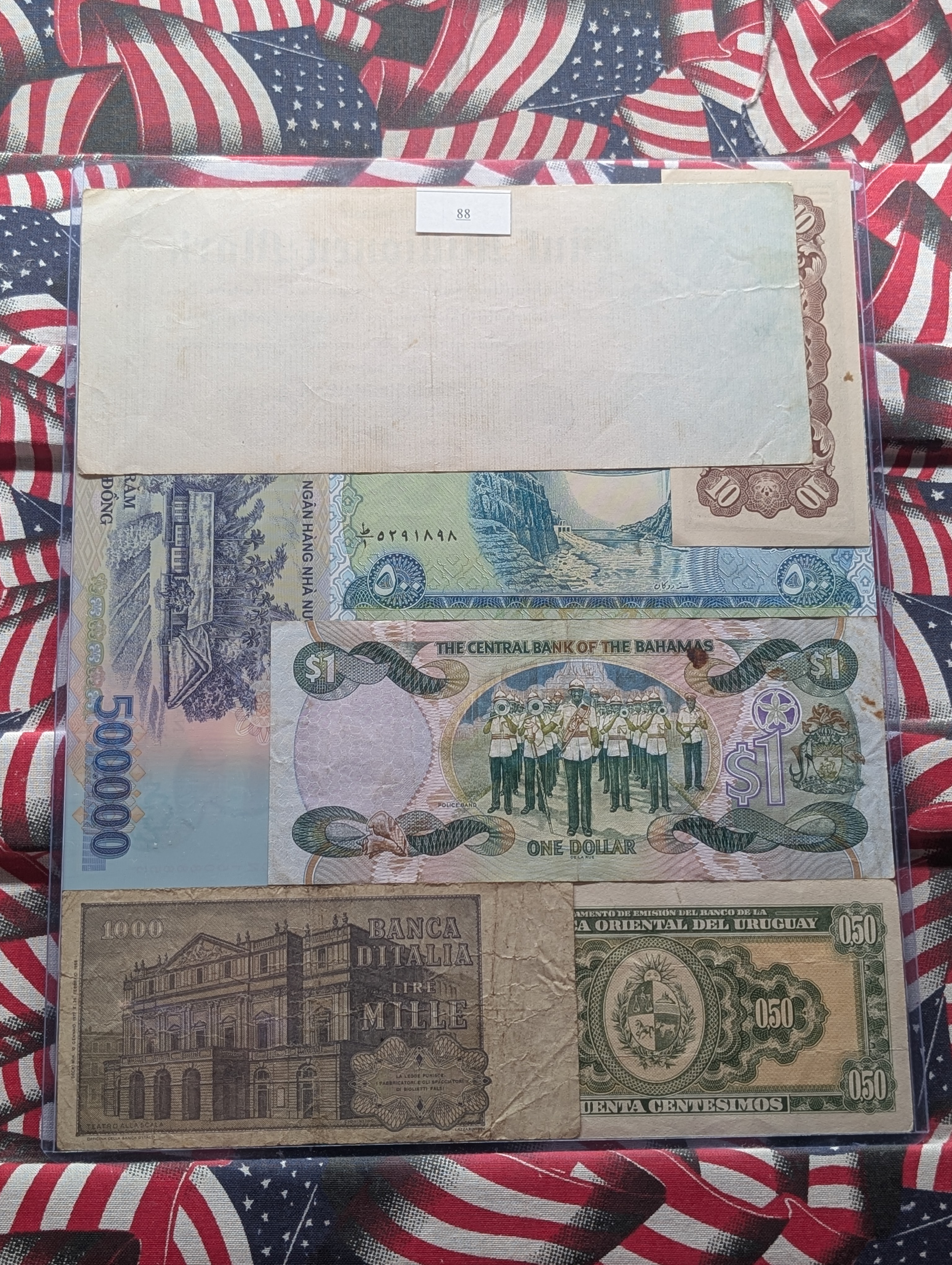 (7) Various World Currency Notes in Display