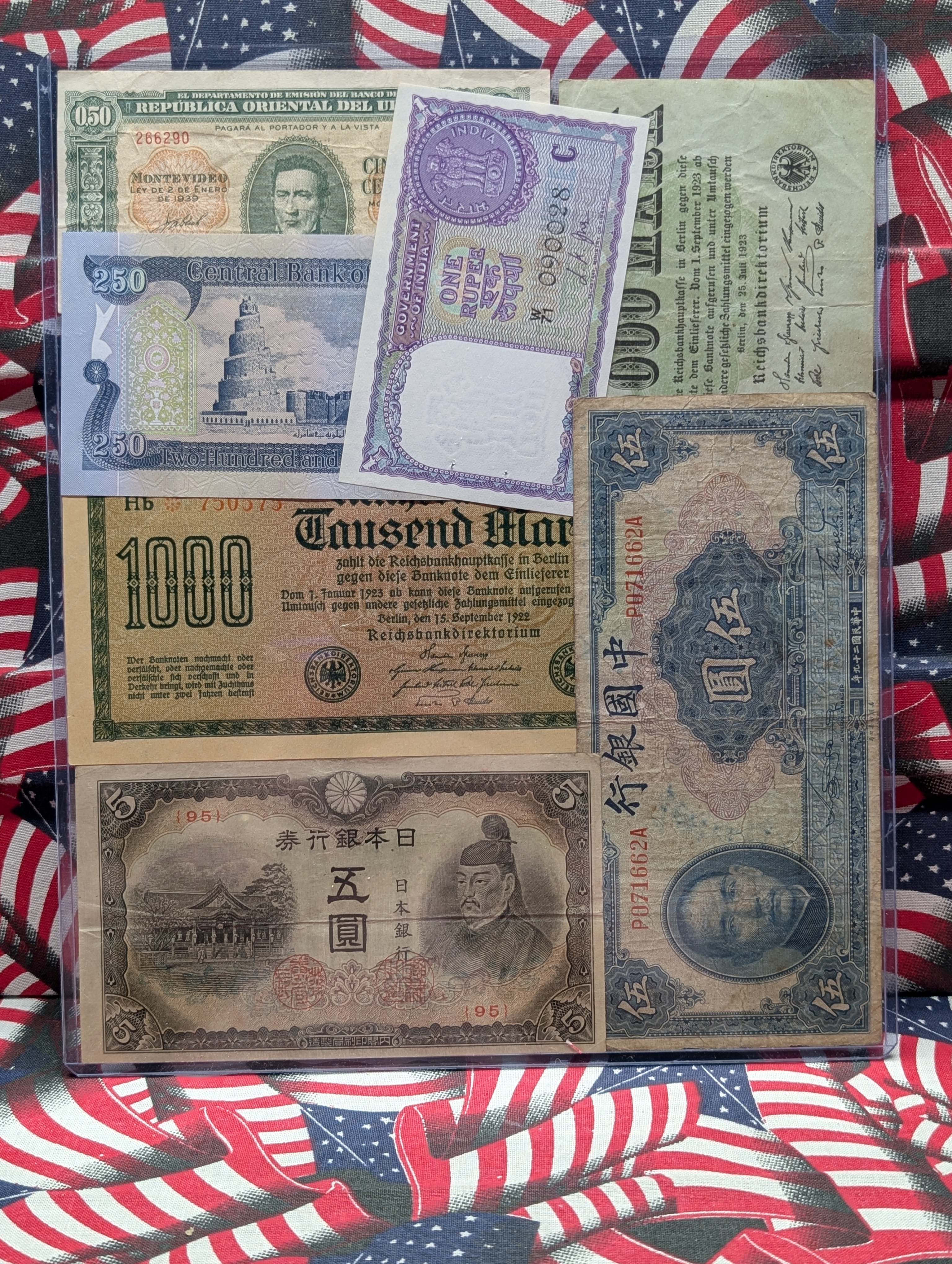 (7) Various World Currency Notes in Display