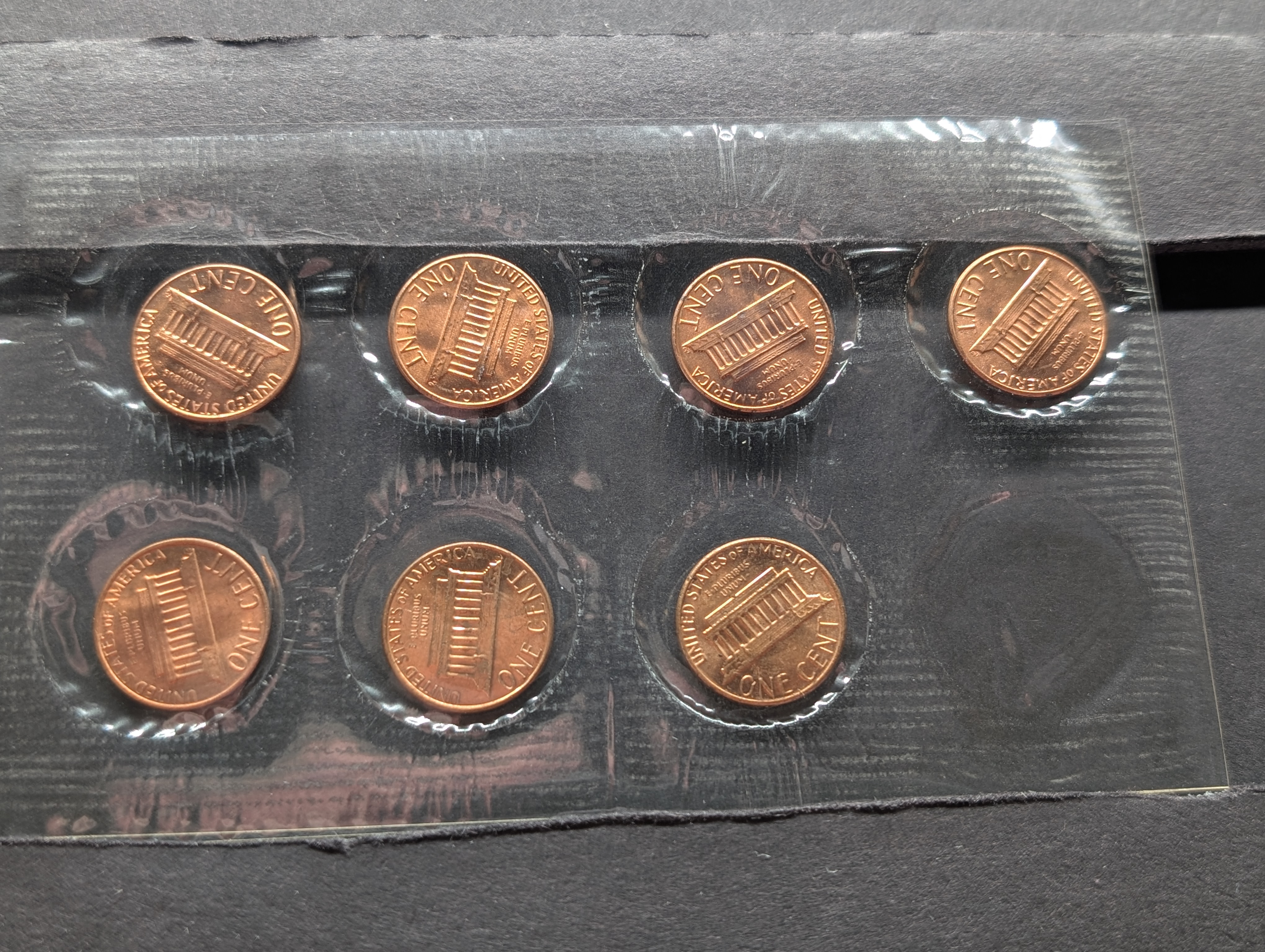 1982-P&D Large Date and 1982-P Small Date Copper Lincoln Cents and 1982-P&D Large Cents and 1982-P&D Small Date Zinc Lincoln Cents