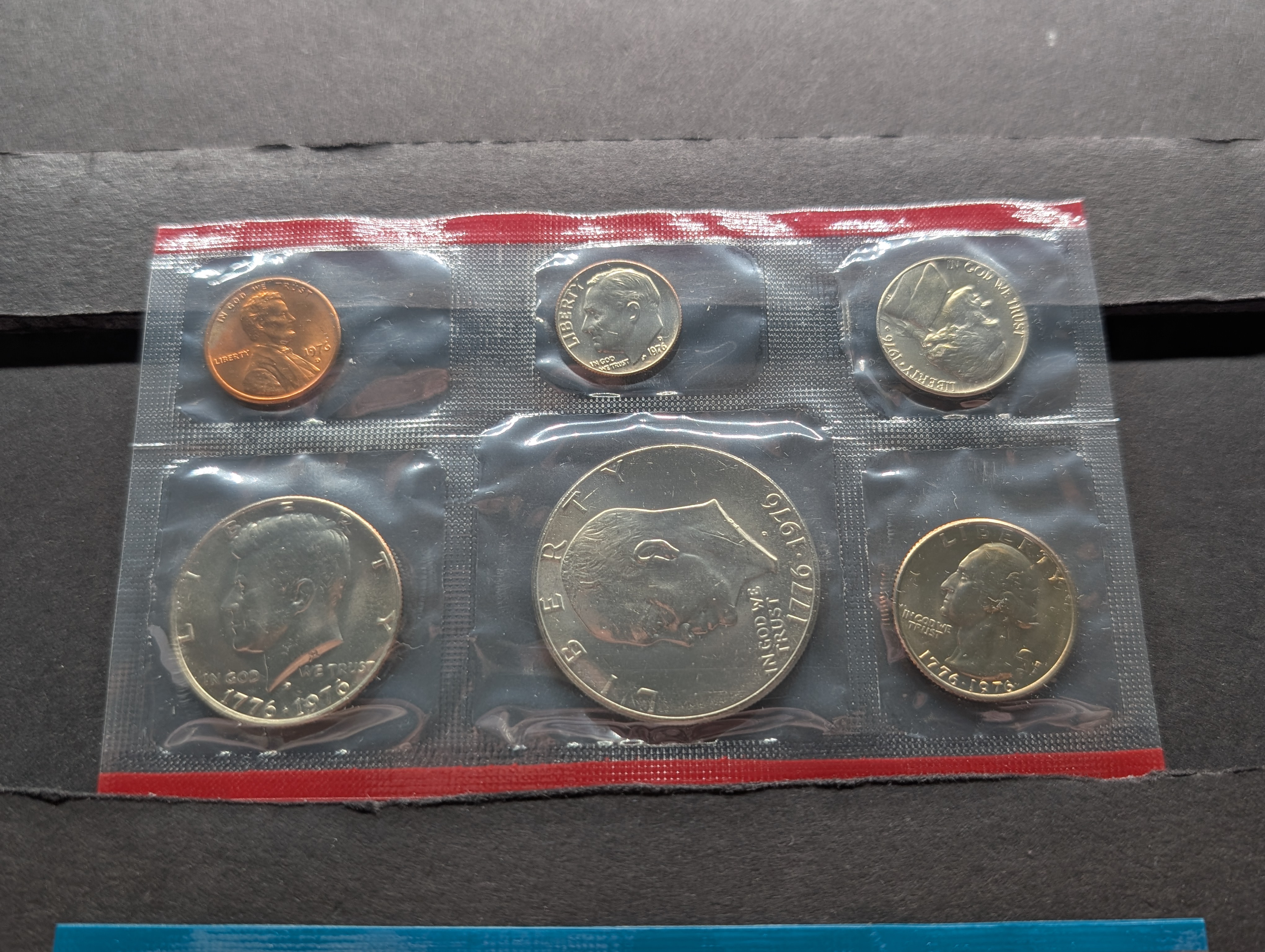 1976-P&D Unc. Mint Set with Eisenhower Dollar