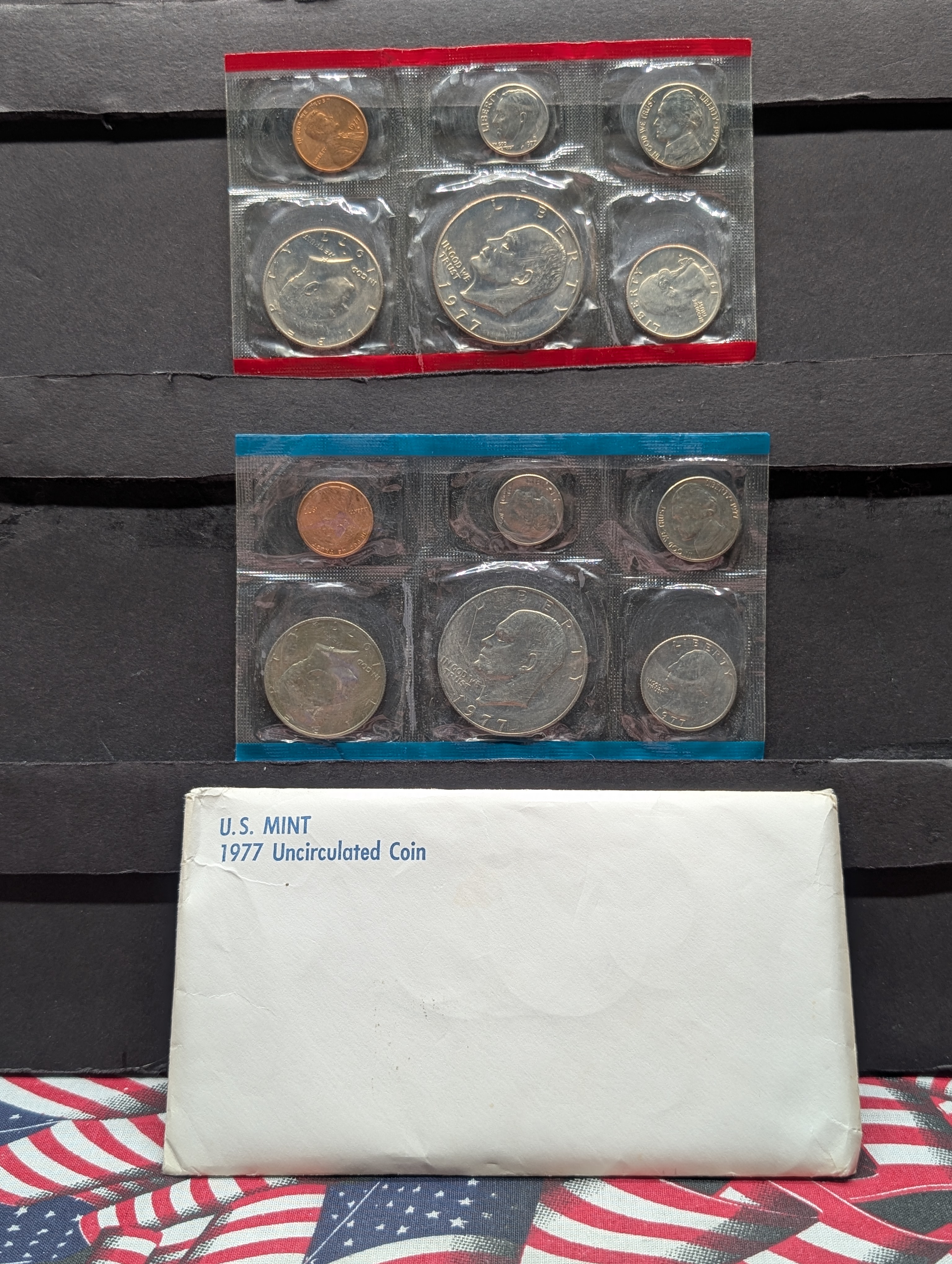 1977-P&D Unc. Mint Set with Eisenhower Dollar