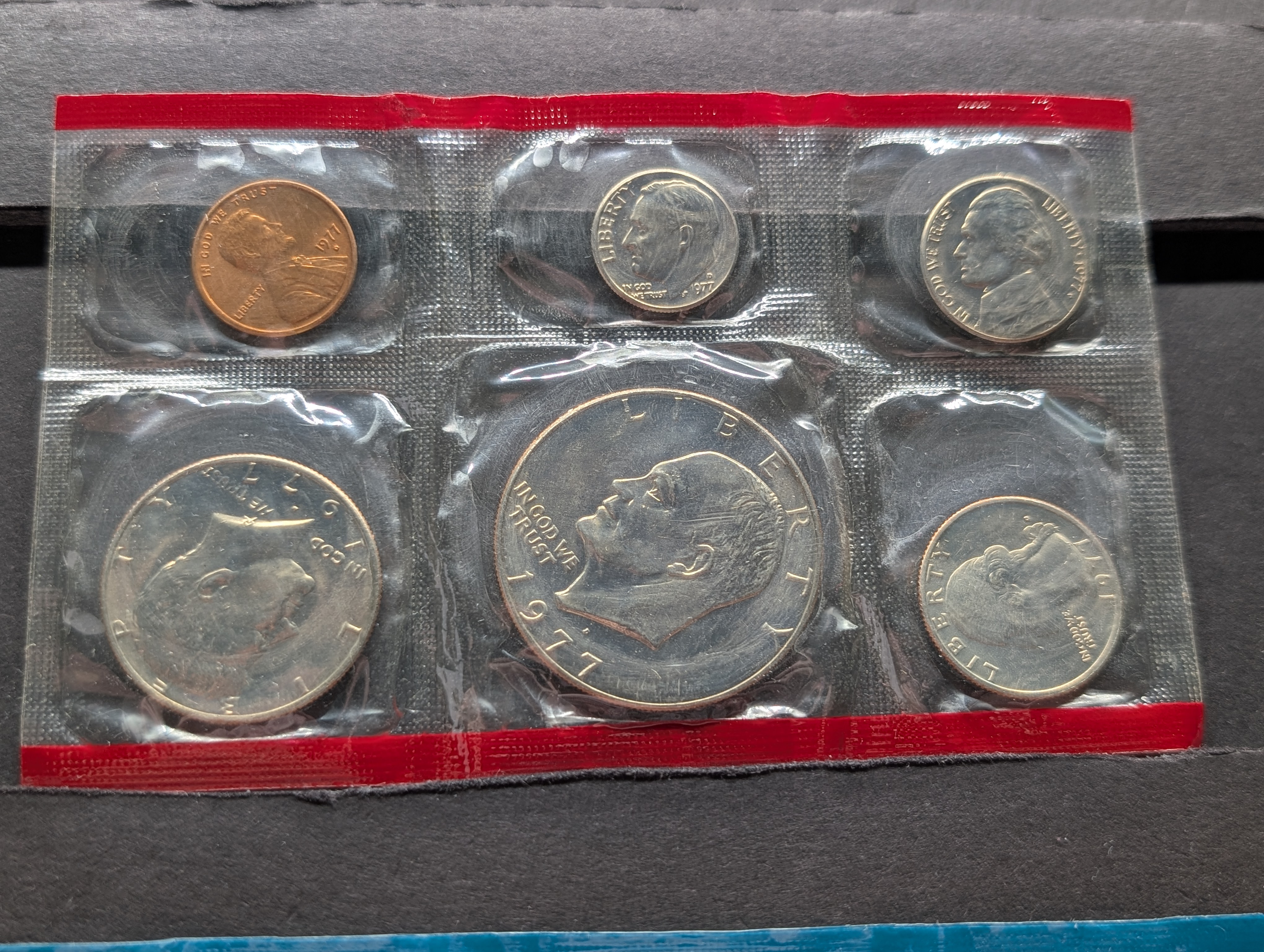 1977-P&D Unc. Mint Set with Eisenhower Dollar