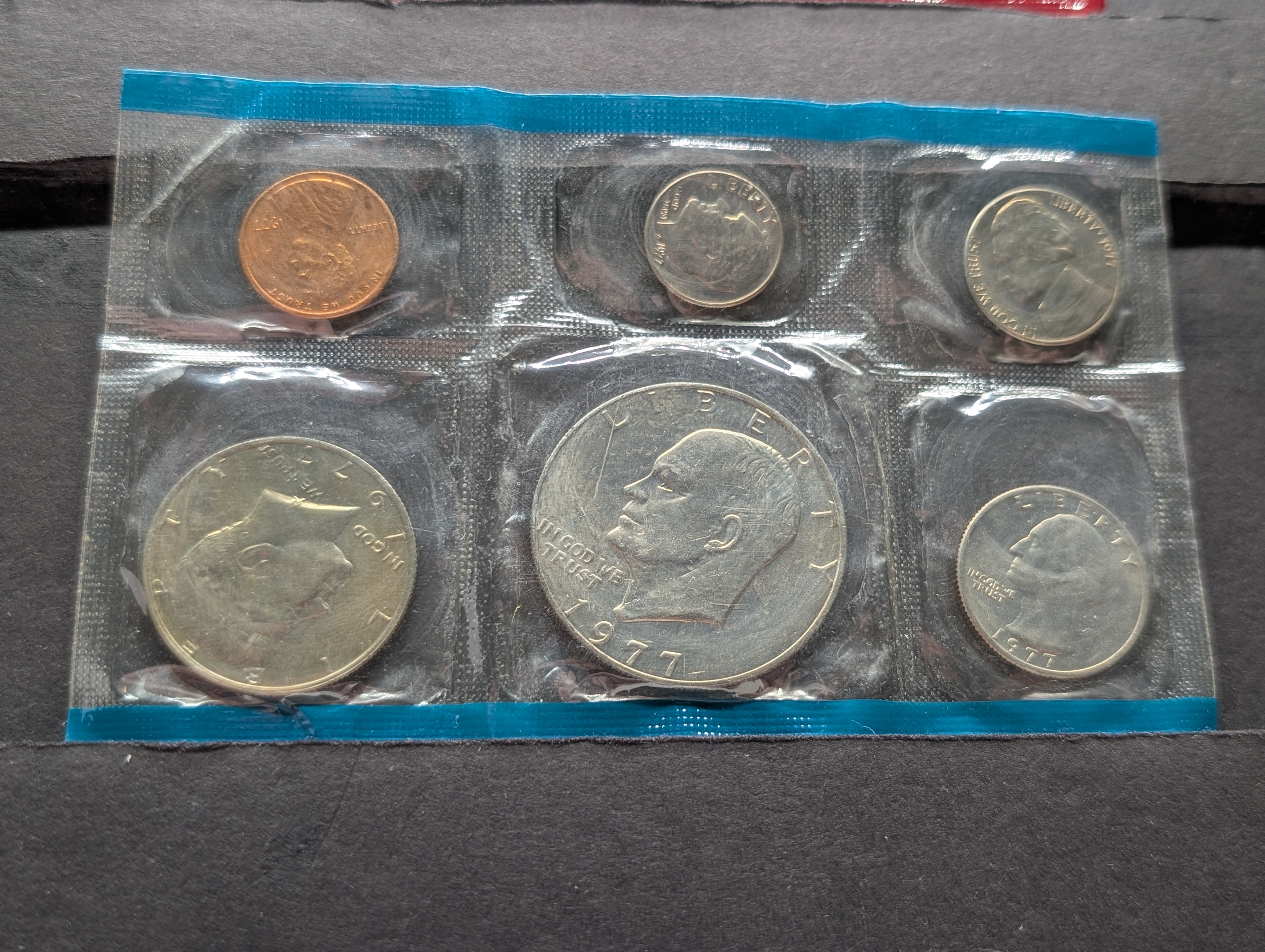 1977-P&D Unc. Mint Set with Eisenhower Dollar