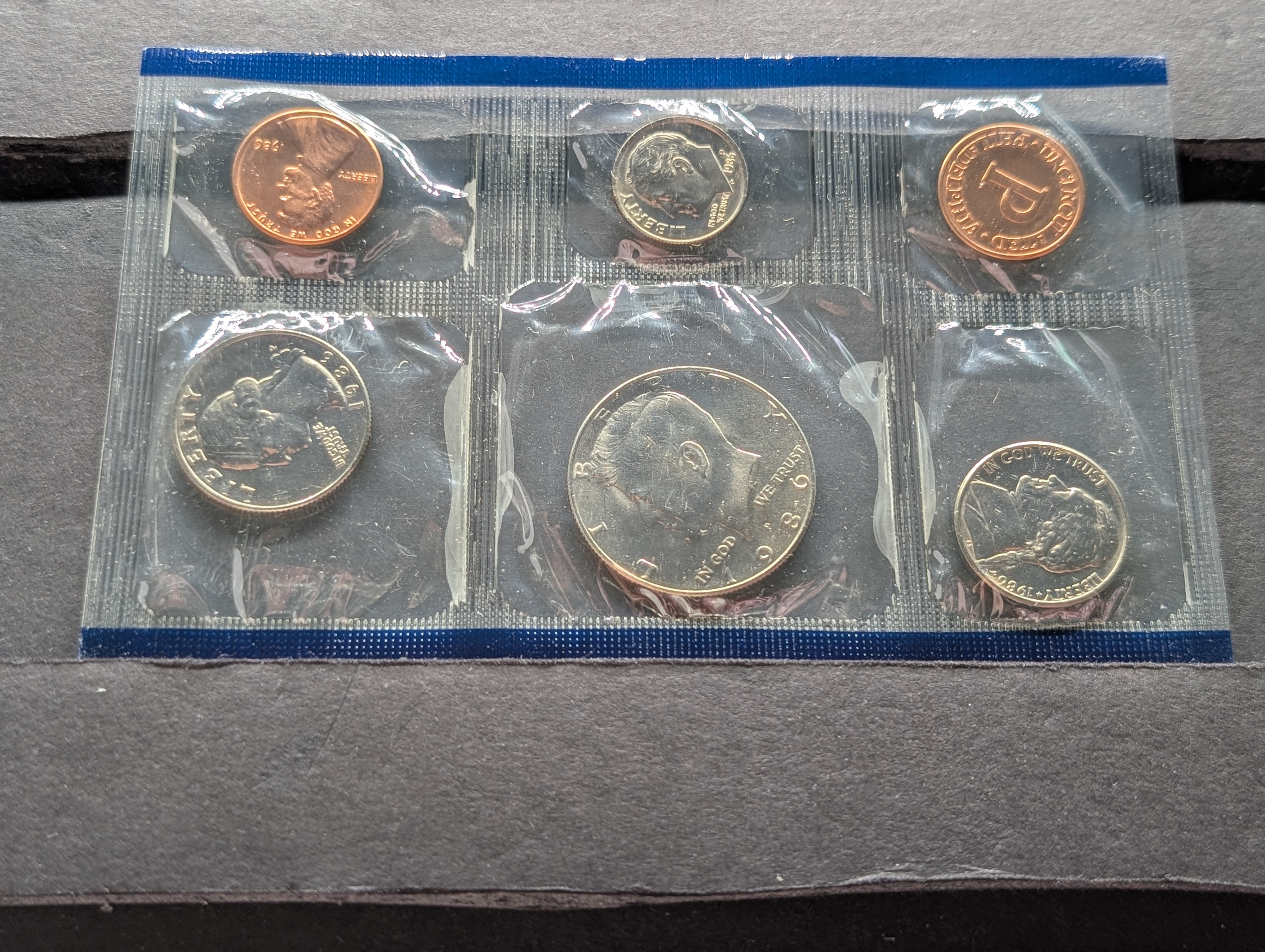 1986-P&D Unc. U.S. Mint Set in OGP w/ COA