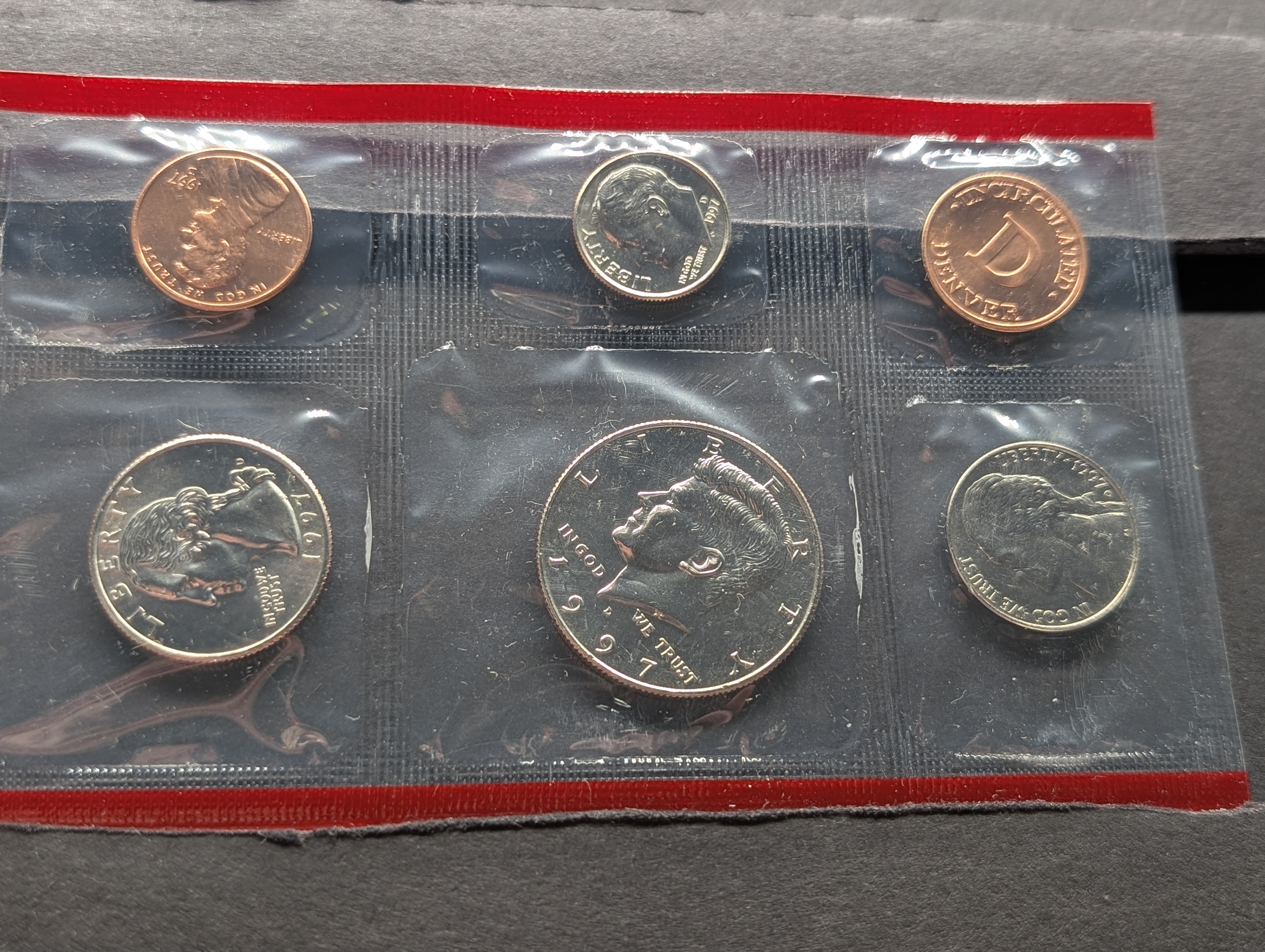 1997-P&D Unc. U.S. Mint Set in OGP w/ COA