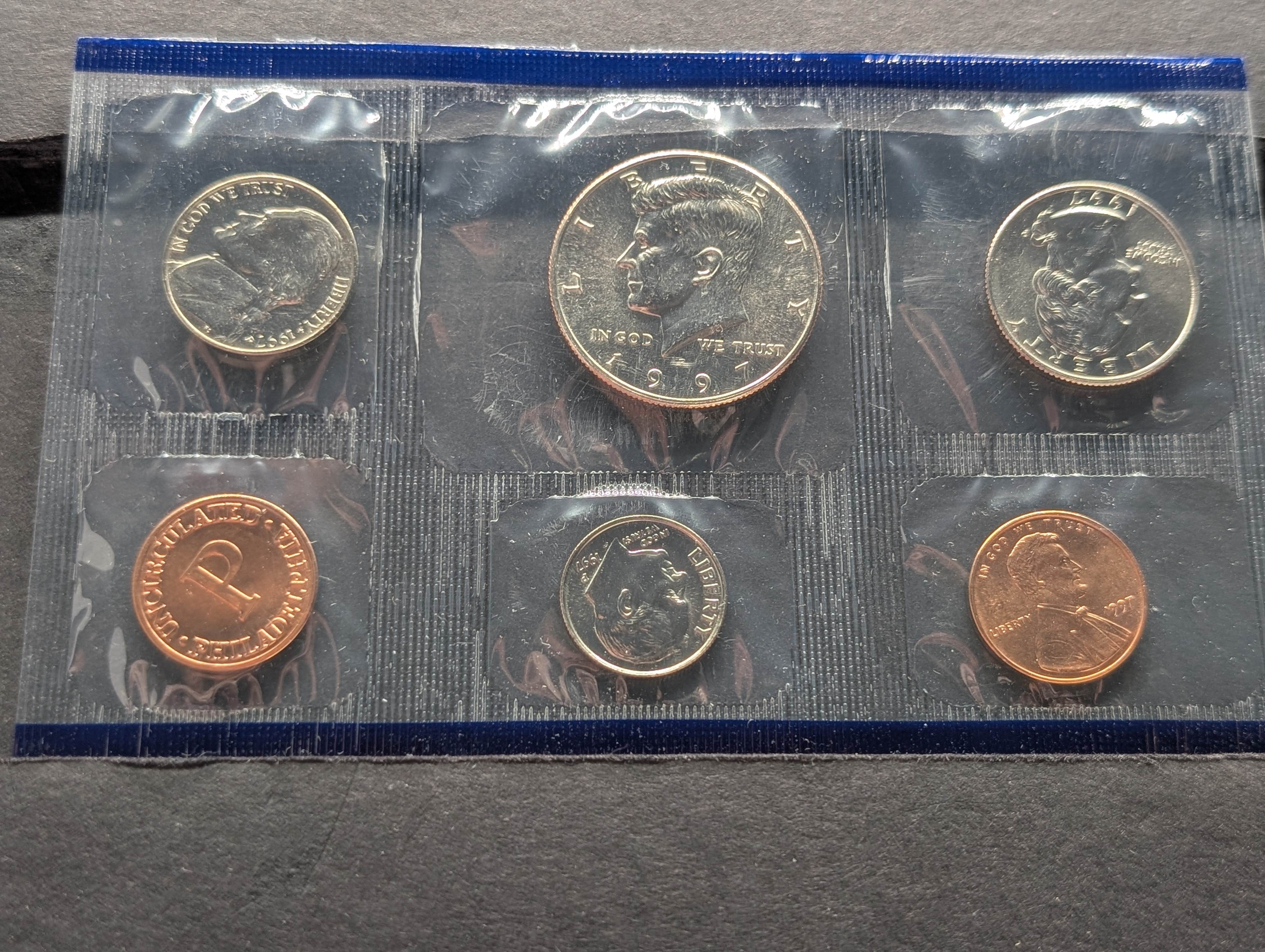 1997-P&D Unc. U.S. Mint Set in OGP w/ COA