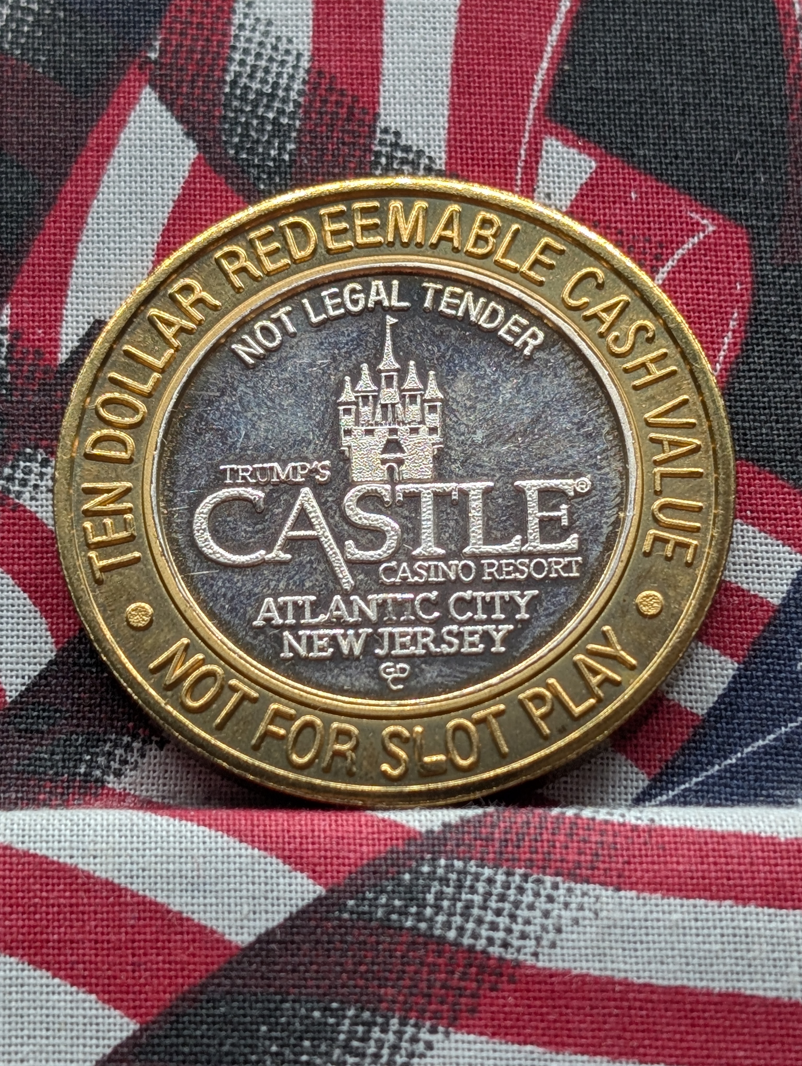 Hollywood Classics, Trump's Castle Ten Dollar Gaming Token, .999 Fine Silver Center