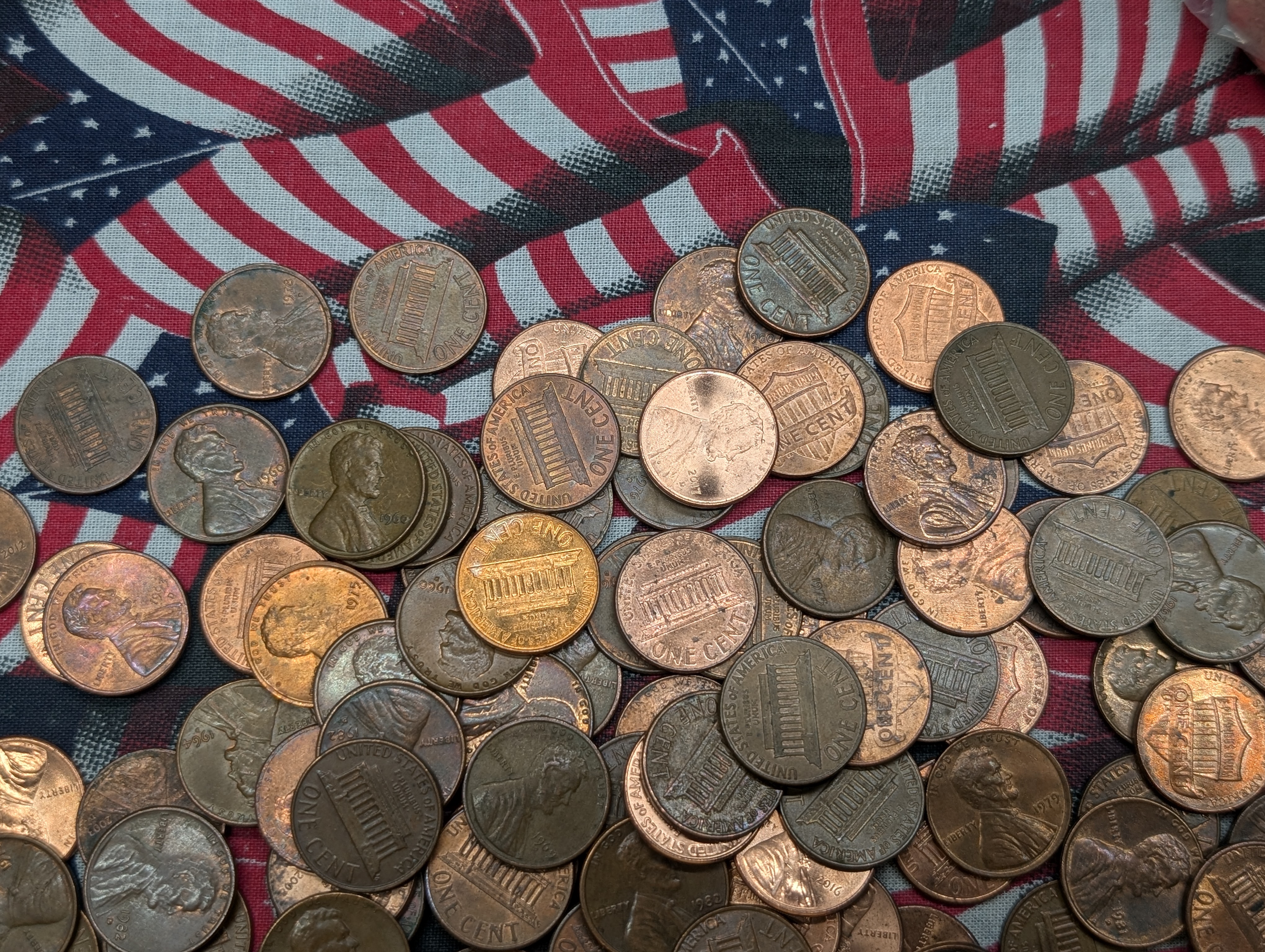 Five Pounds of Unresearched Assorted Date Lincoln Memorial and Shield Cents, Copper and Zinc Cents