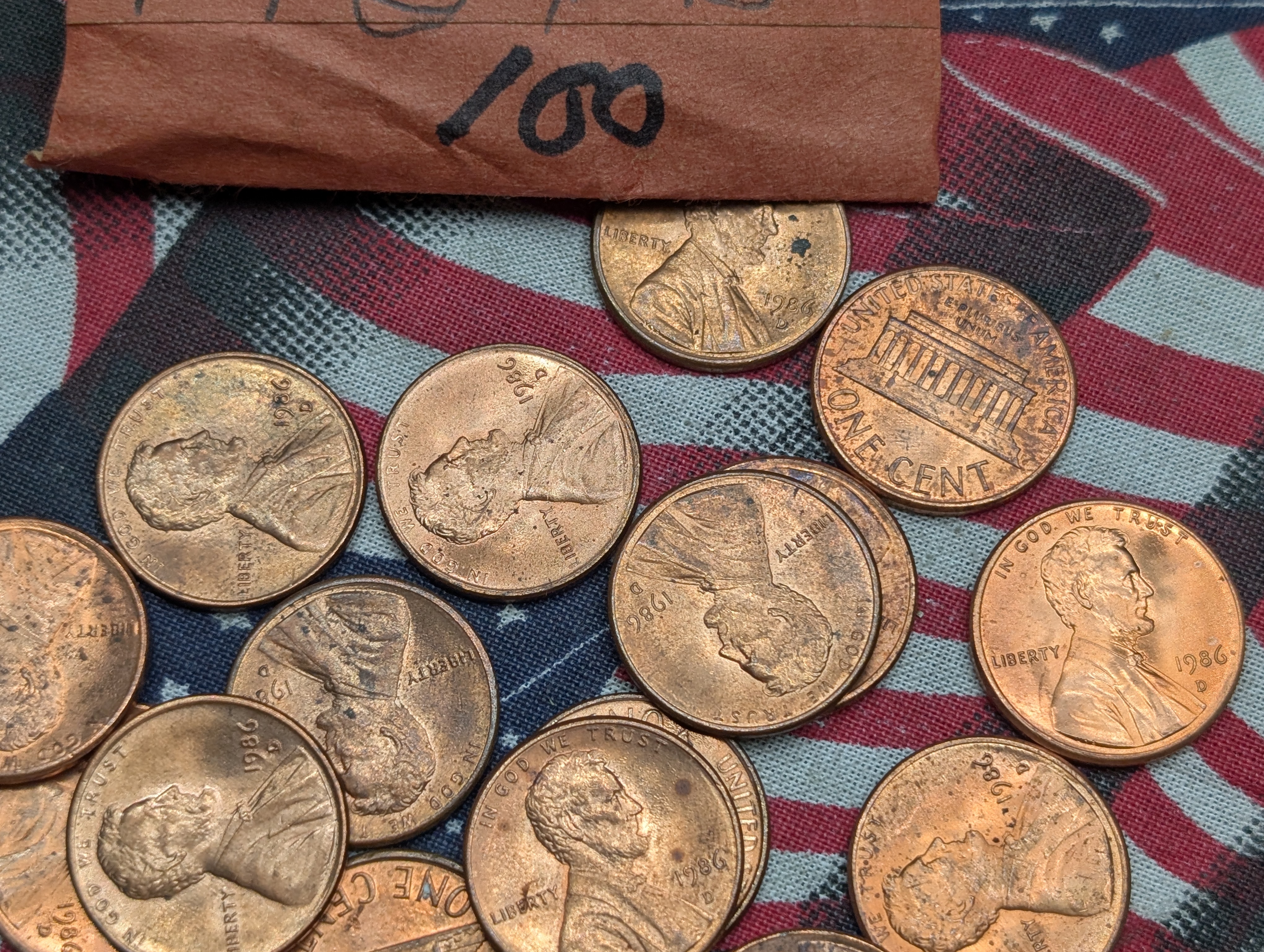 (200) Lincoln Memorial Cents - (100) 1986-P & (100) 1986-D, Red Unc.
