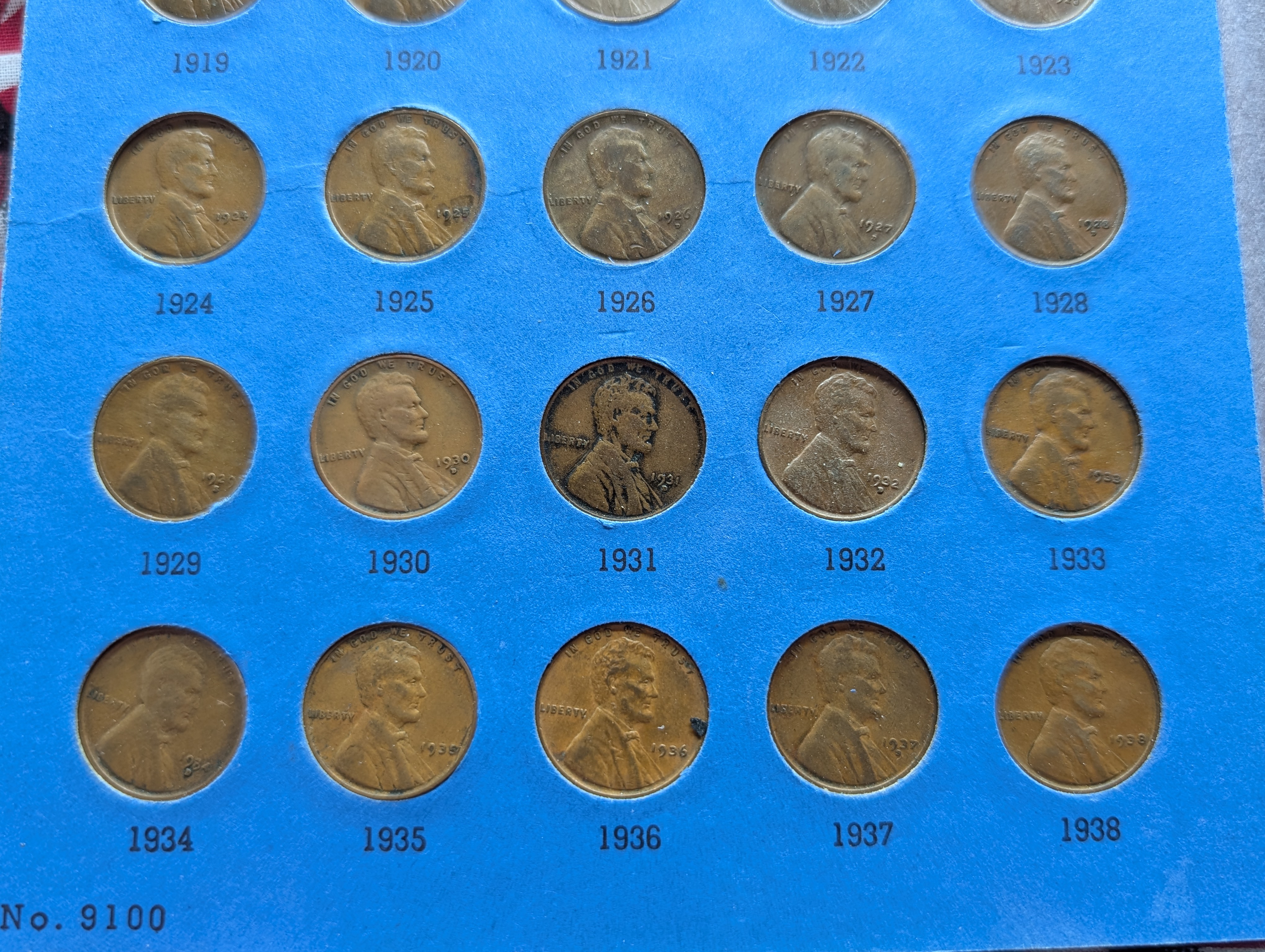 Lincoln Cent Collection From 1909 To 1998 In Whitman Book - 90 Coins Total - No Key Dates - Some P, D & S