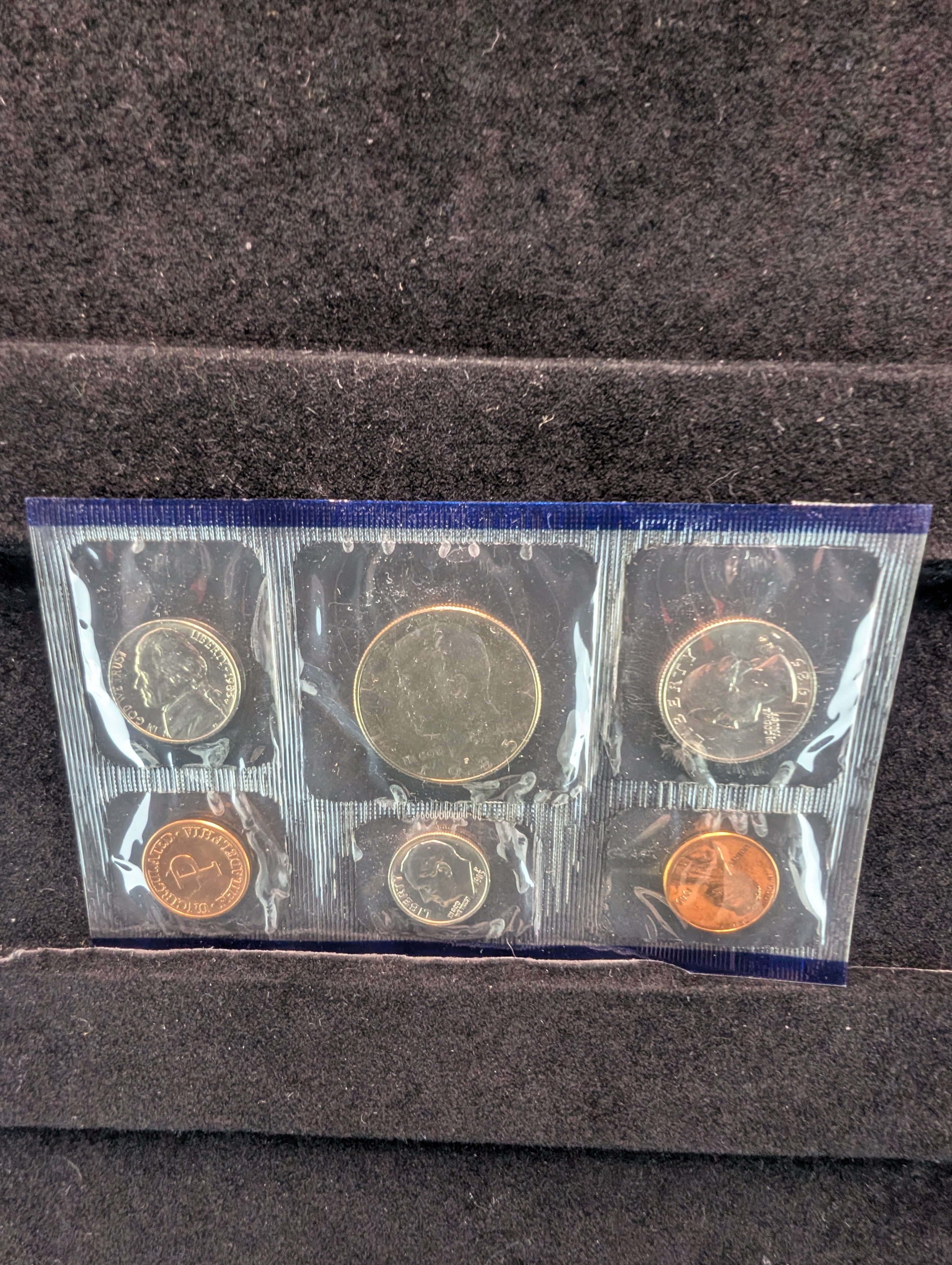 1985-P&D Unc. U.S. Mint Set in OGP w/ COA