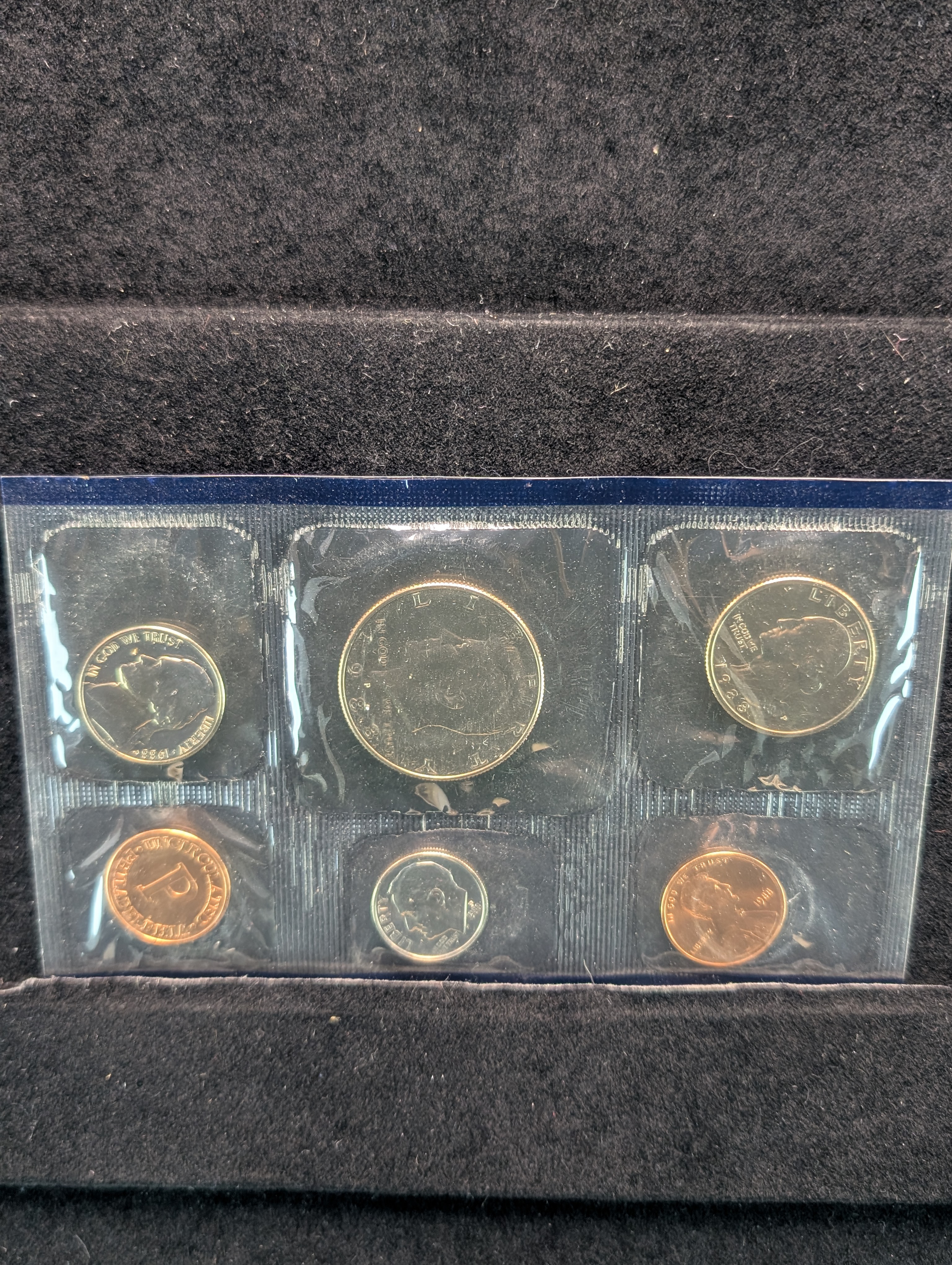 1988-P&D Unc. U.S. Mint Set in OGP w/ COA