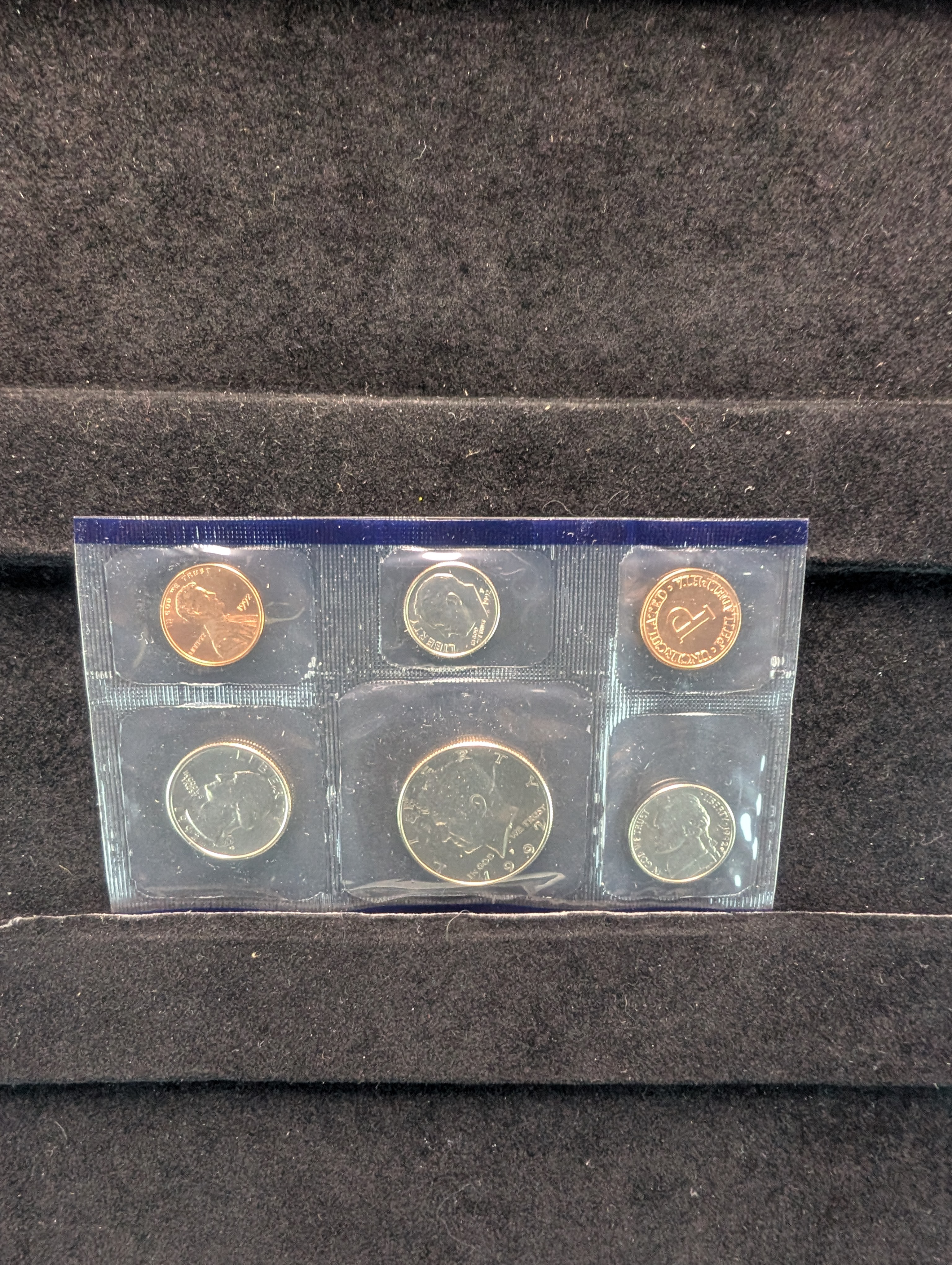 1992-P&D Unc. U.S. Mint Set in OGP w/ COA