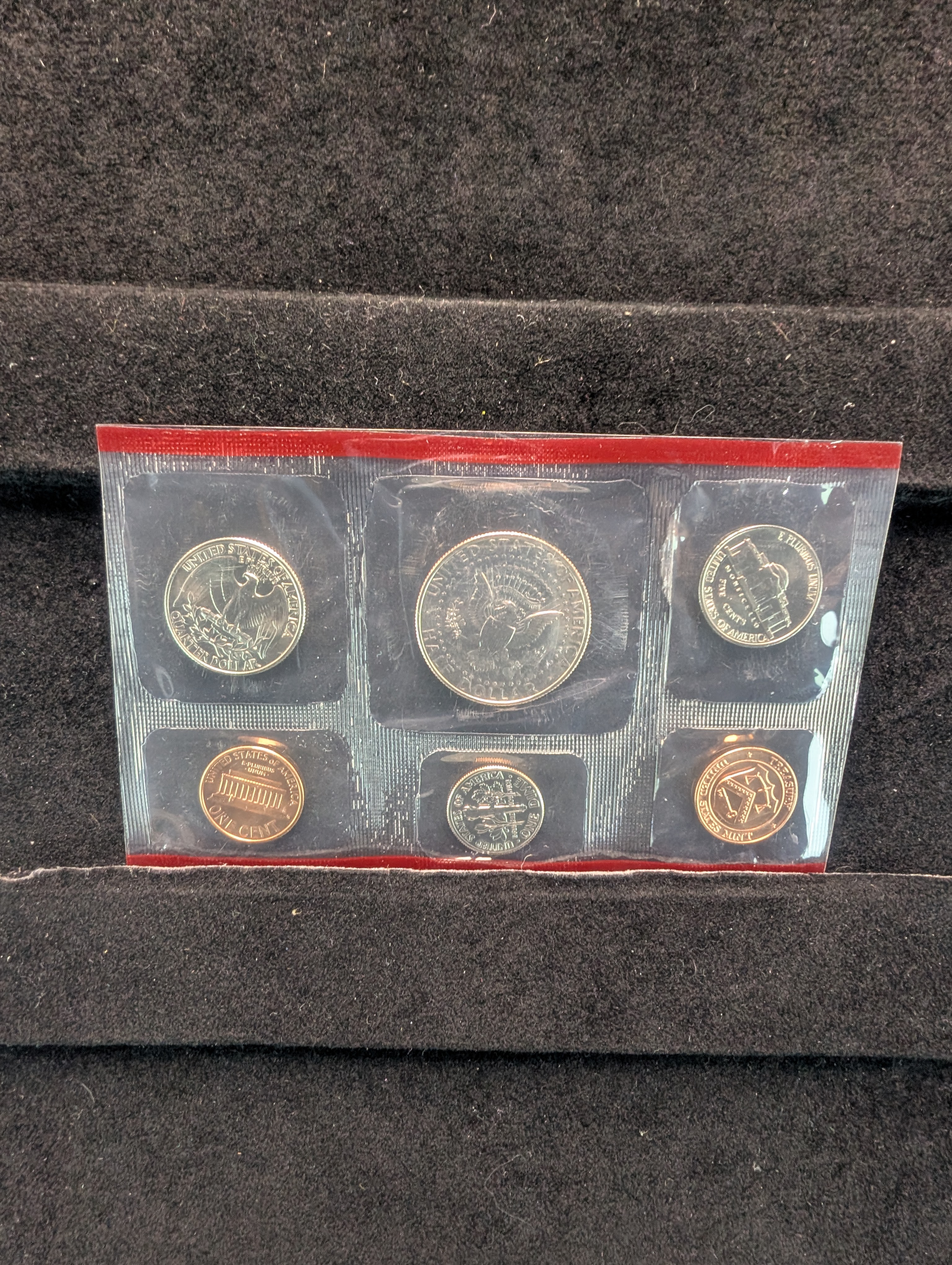 1996-P&D Unc. U.S. Mint Set and 50th Anniversary Roosevelt Dime in OGP w/ COA