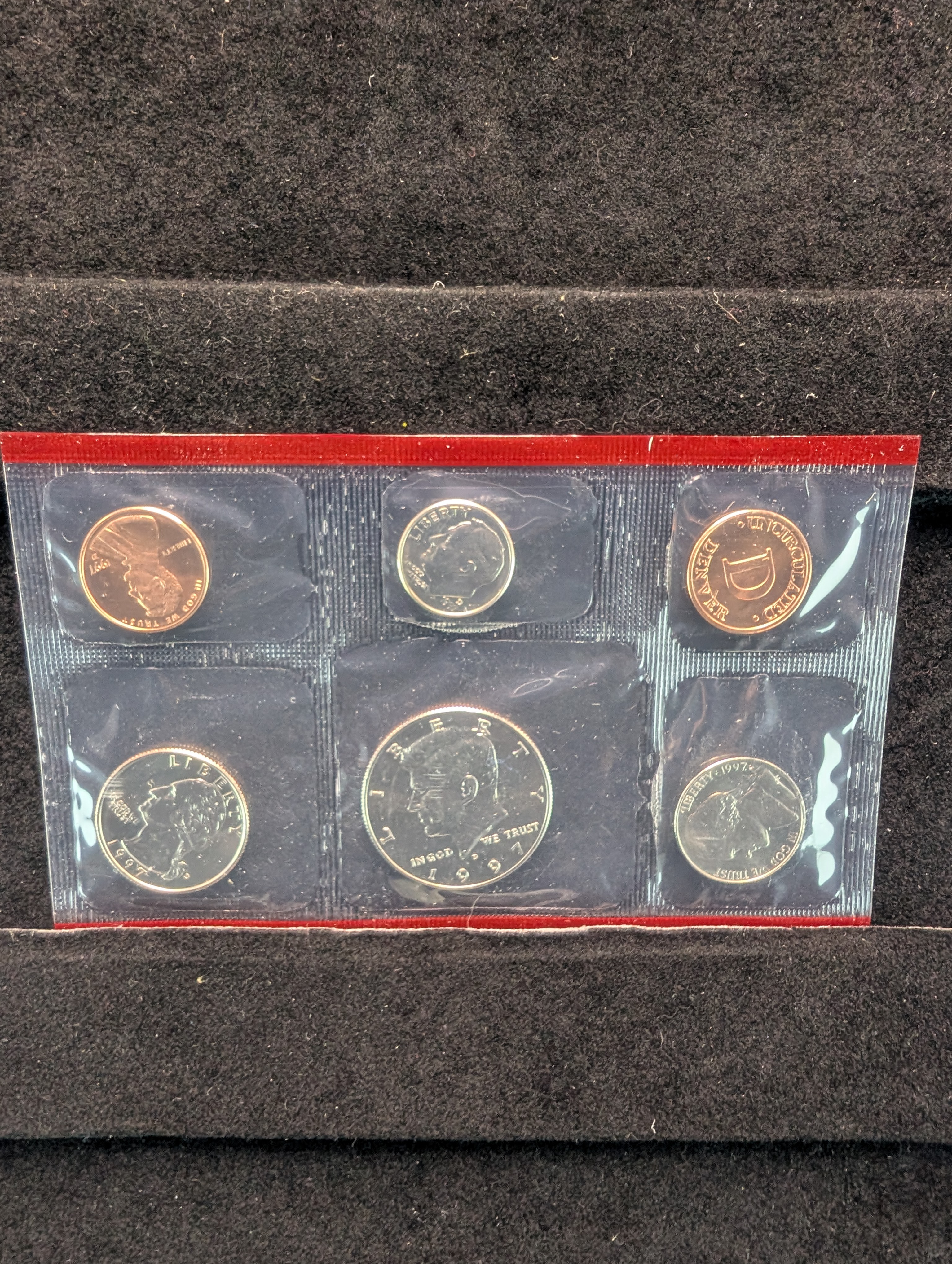 1997-P&D Unc. U.S. Mint Set in OGP w/ COA