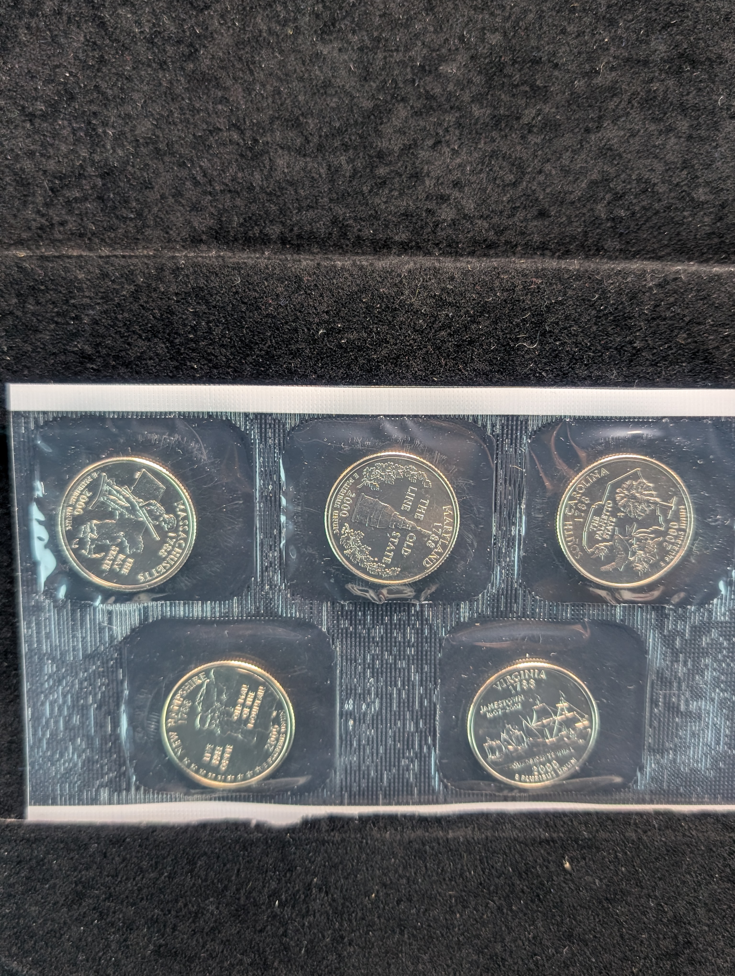 2000-P&D Unc. U.S. Mint Set with State Quarters in OGP w/ COA