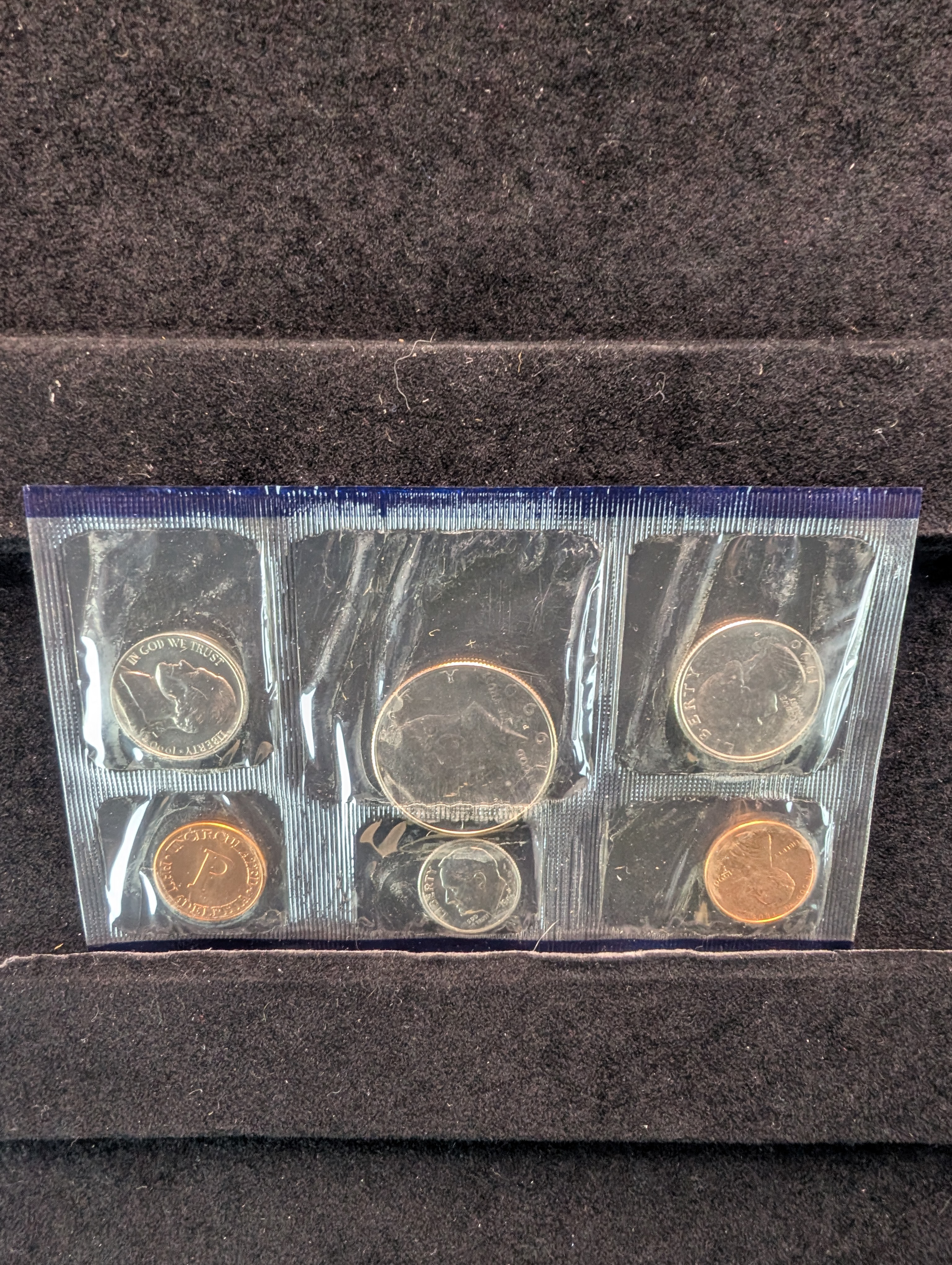 1990 P&D U.S. Uncirculated Mint Coin Set In OGP w/COA