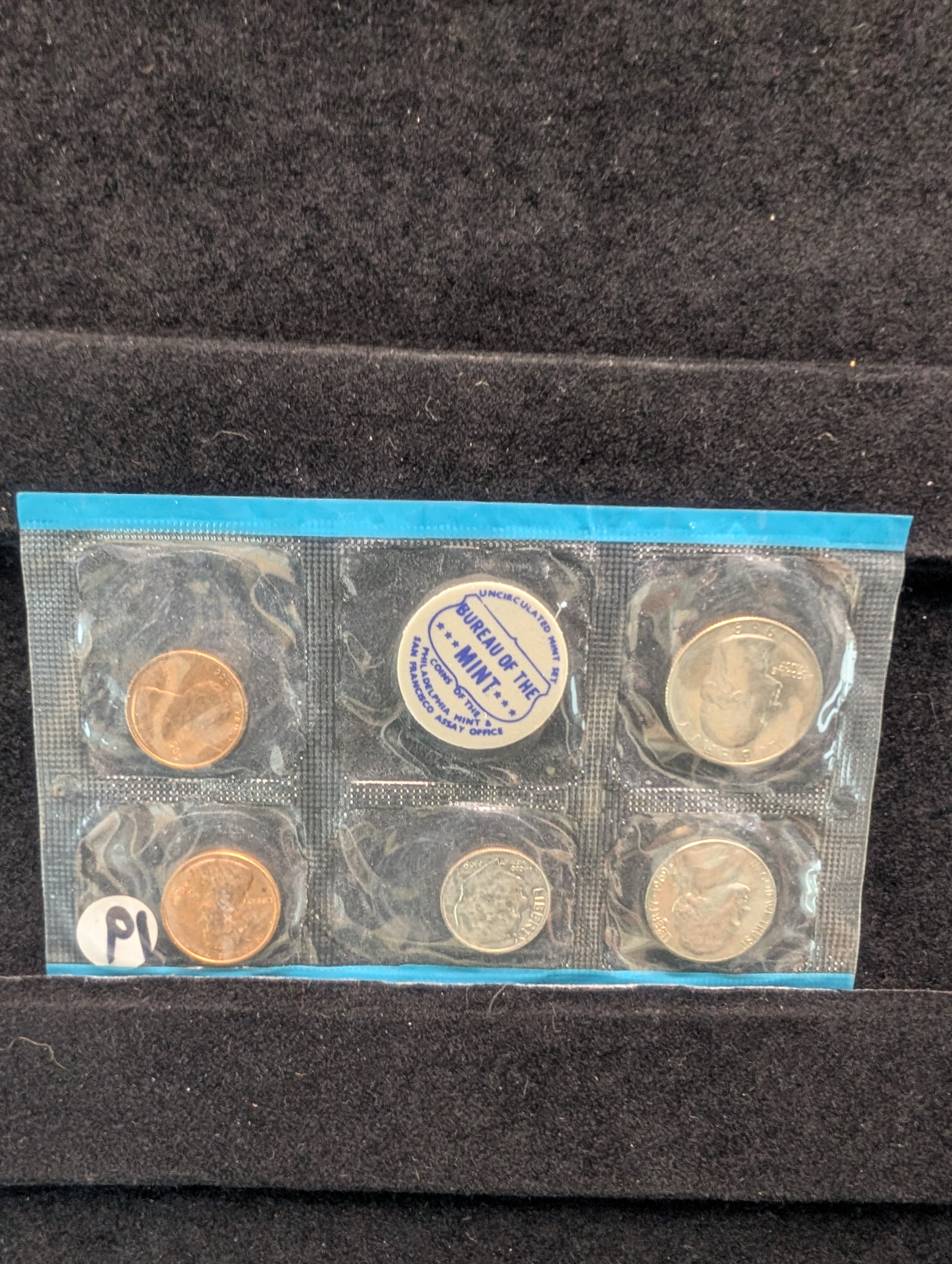 1969-P U.S. Uncirculated Mint Coin Set W/ S Cent - P Set Only