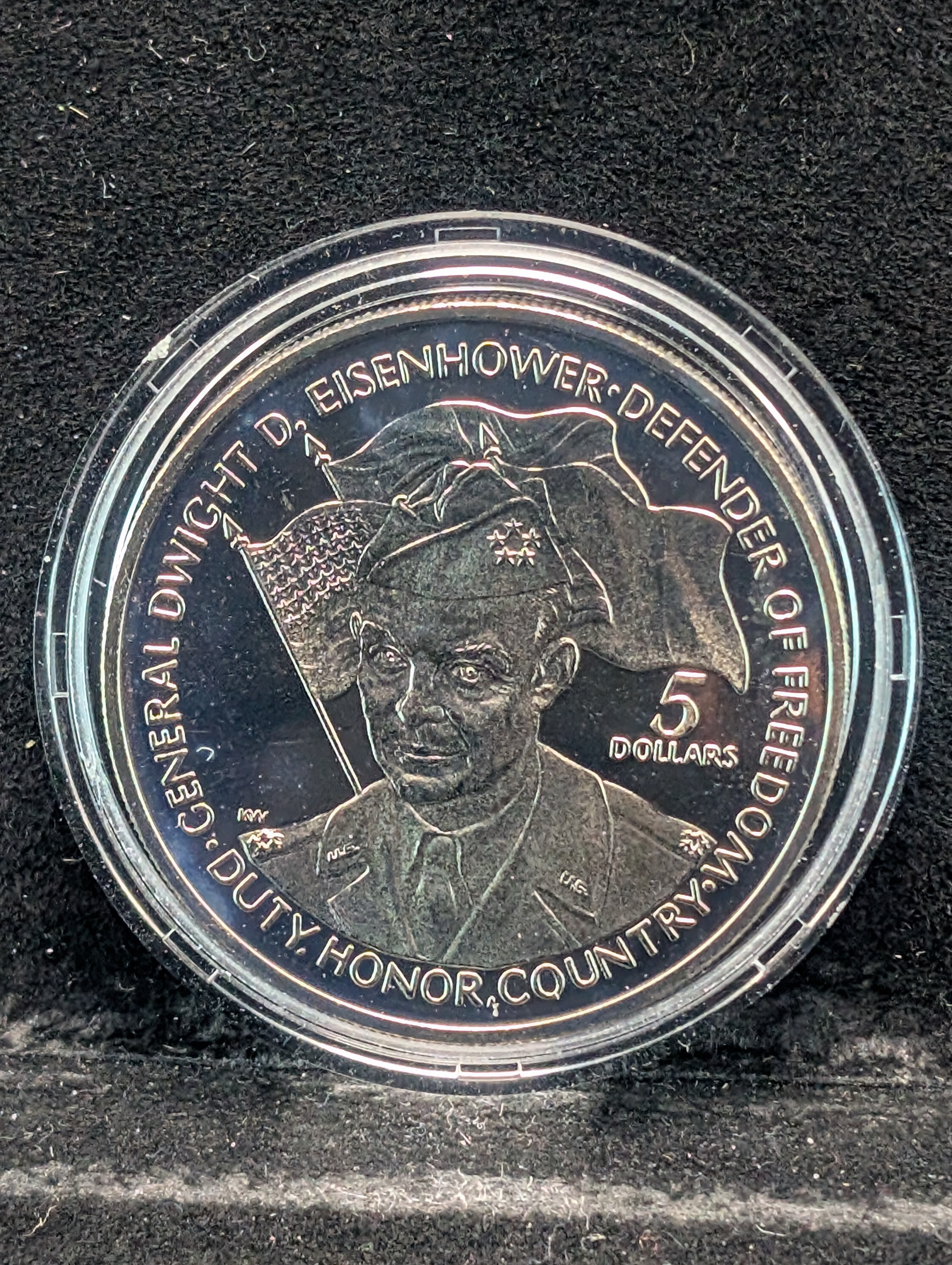1990 Niue $5 General Dwight D. Eisenhower Coin
